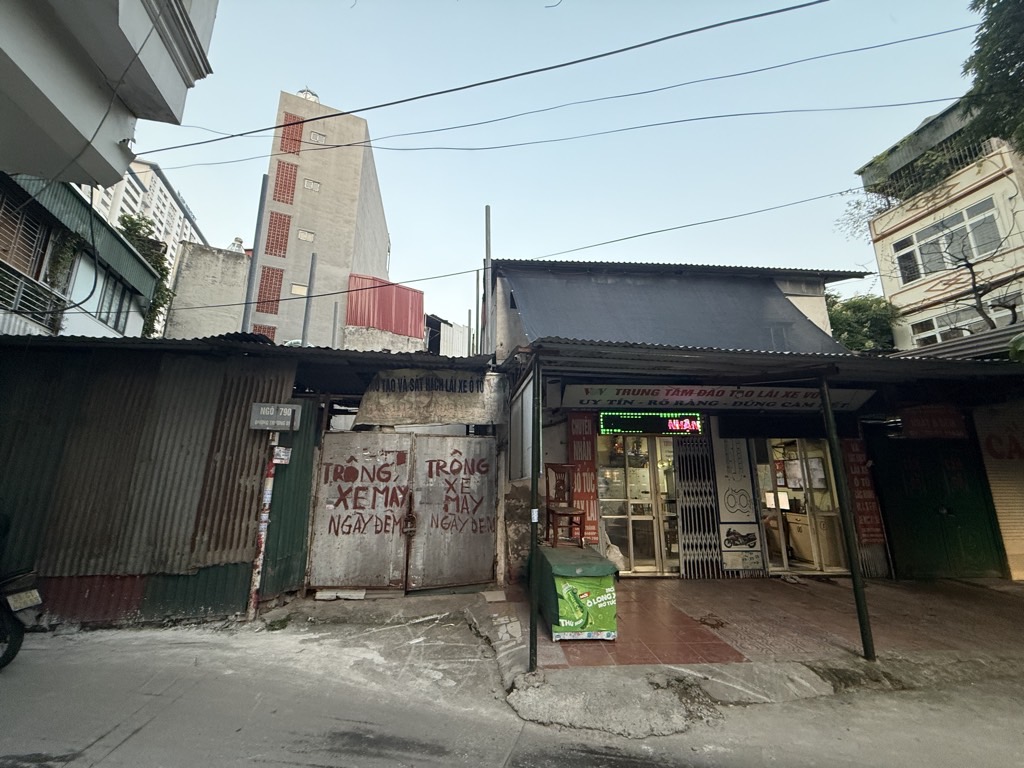 Bán nhà Trương Định - diện tích 536.6m2 1 tầng - Mặt phố - giá 80,4 tỷ