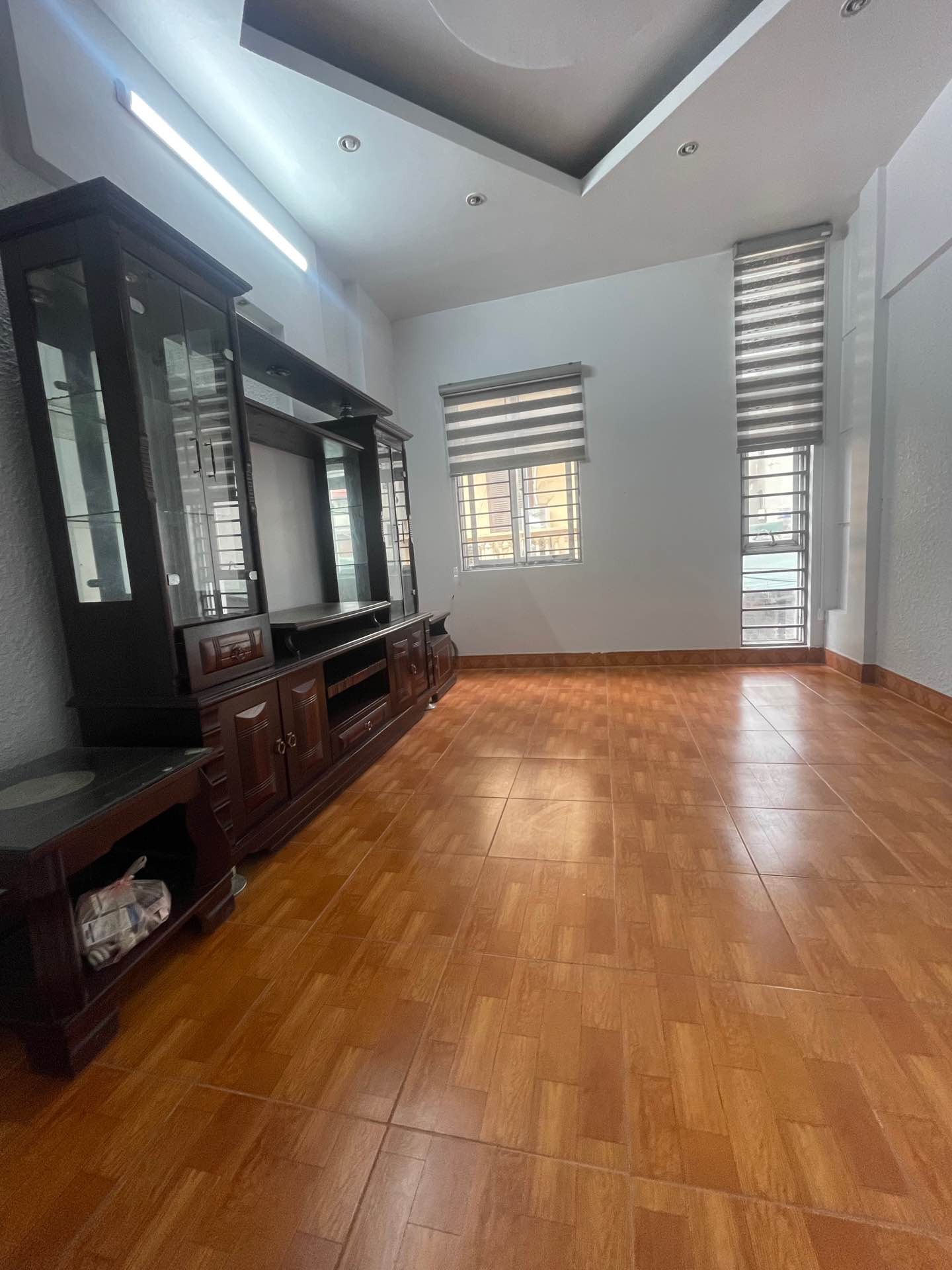 Bán nhà Lĩnh Nam - diện tích 30m2 4 tầng - Ô TÔ QUA NHÀ - giá 9,2 tỷ