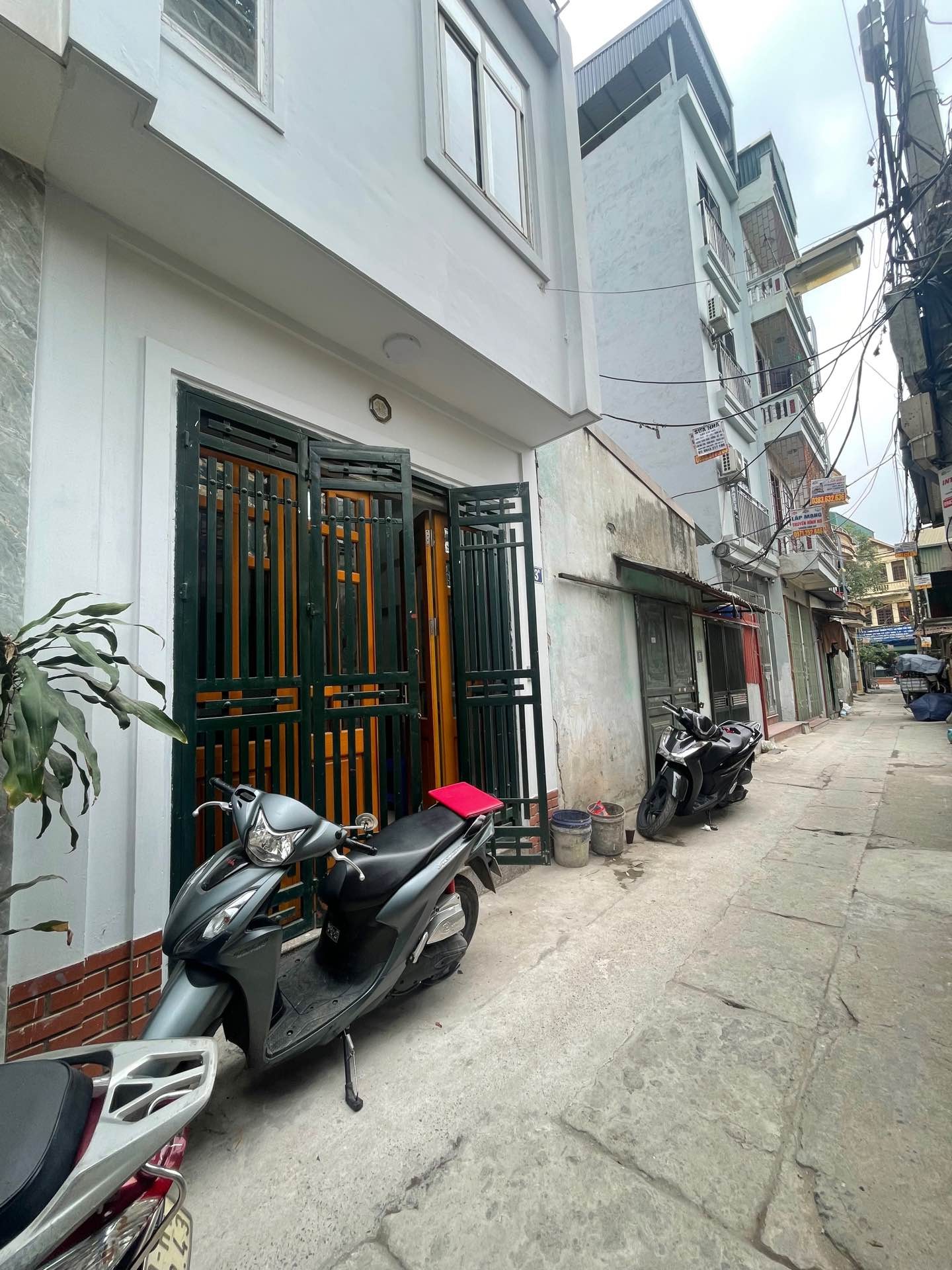 Bán nhà Lĩnh Nam - diện tích 30m2 4 tầng - Ô TÔ QUA NHÀ - giá 9,2 tỷ