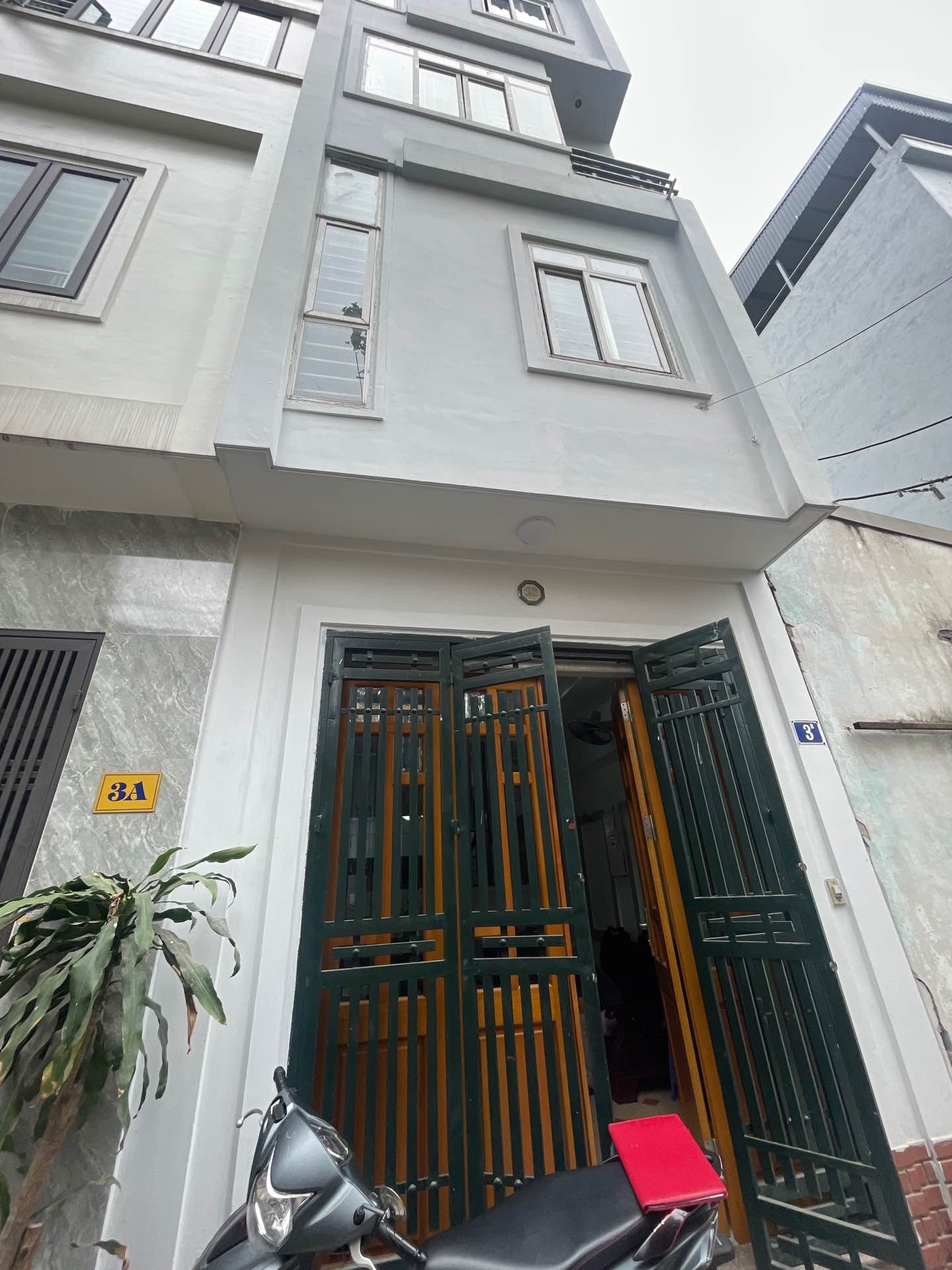 Bán nhà Lĩnh Nam - diện tích 30m2 4 tầng - Ô TÔ QUA NHÀ - giá 9,2 tỷ