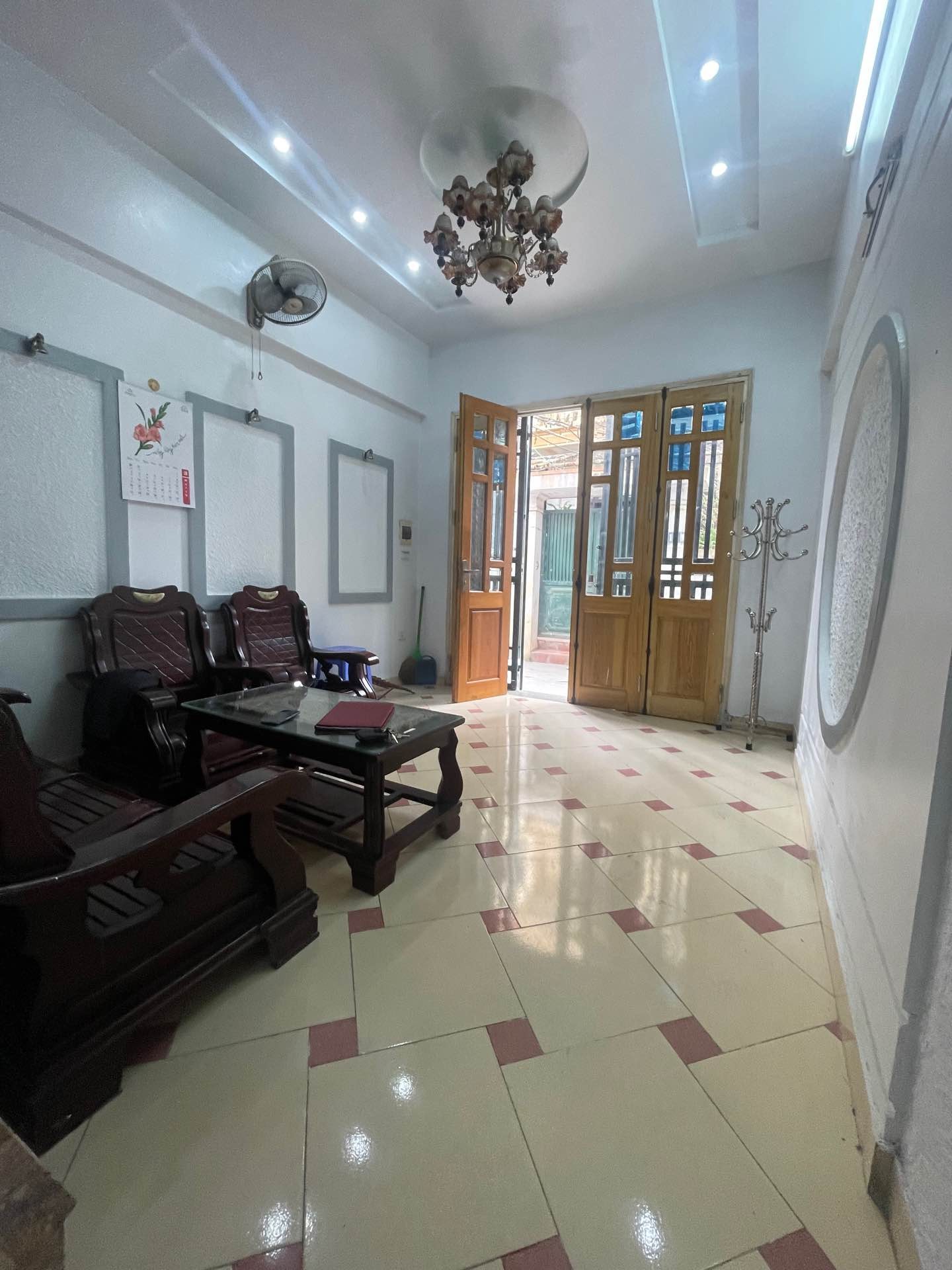 Bán nhà Lĩnh Nam - diện tích 30m2 4 tầng - Ô TÔ QUA NHÀ - giá 9,2 tỷ