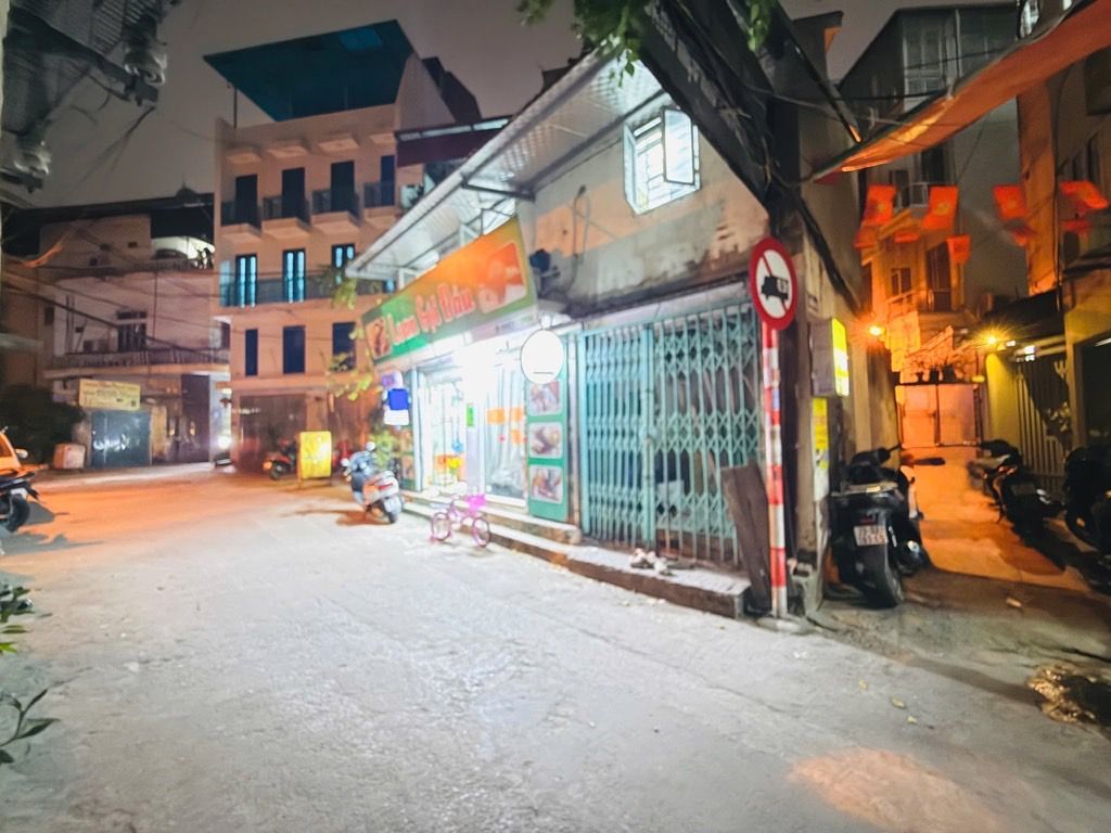Bán nhà Hoàng Mai - diện tích 43m2 4 tầng - Ô TÔ ĐỖ CỬA - giá 13,5 tỷ