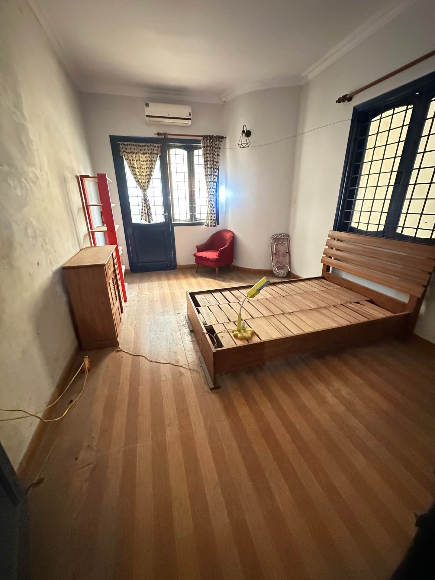 Bán nhà Minh Khai - diện tích 72m2 5 tầng - Ngõ to như phố - giá 28 tỷ
