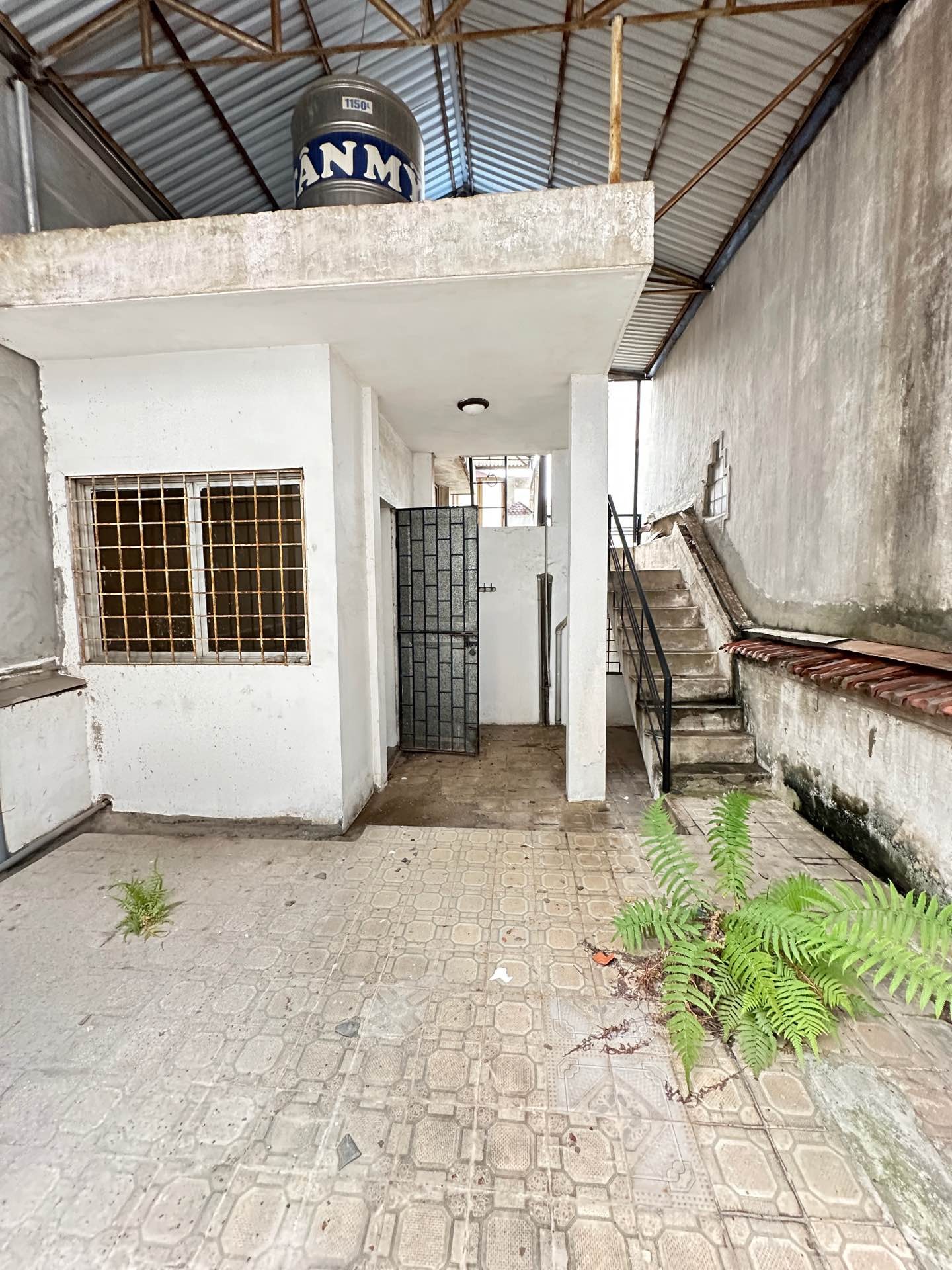 Bán nhà Minh Khai - diện tích 72m2 5 tầng - Ngõ to như phố - giá 28 tỷ