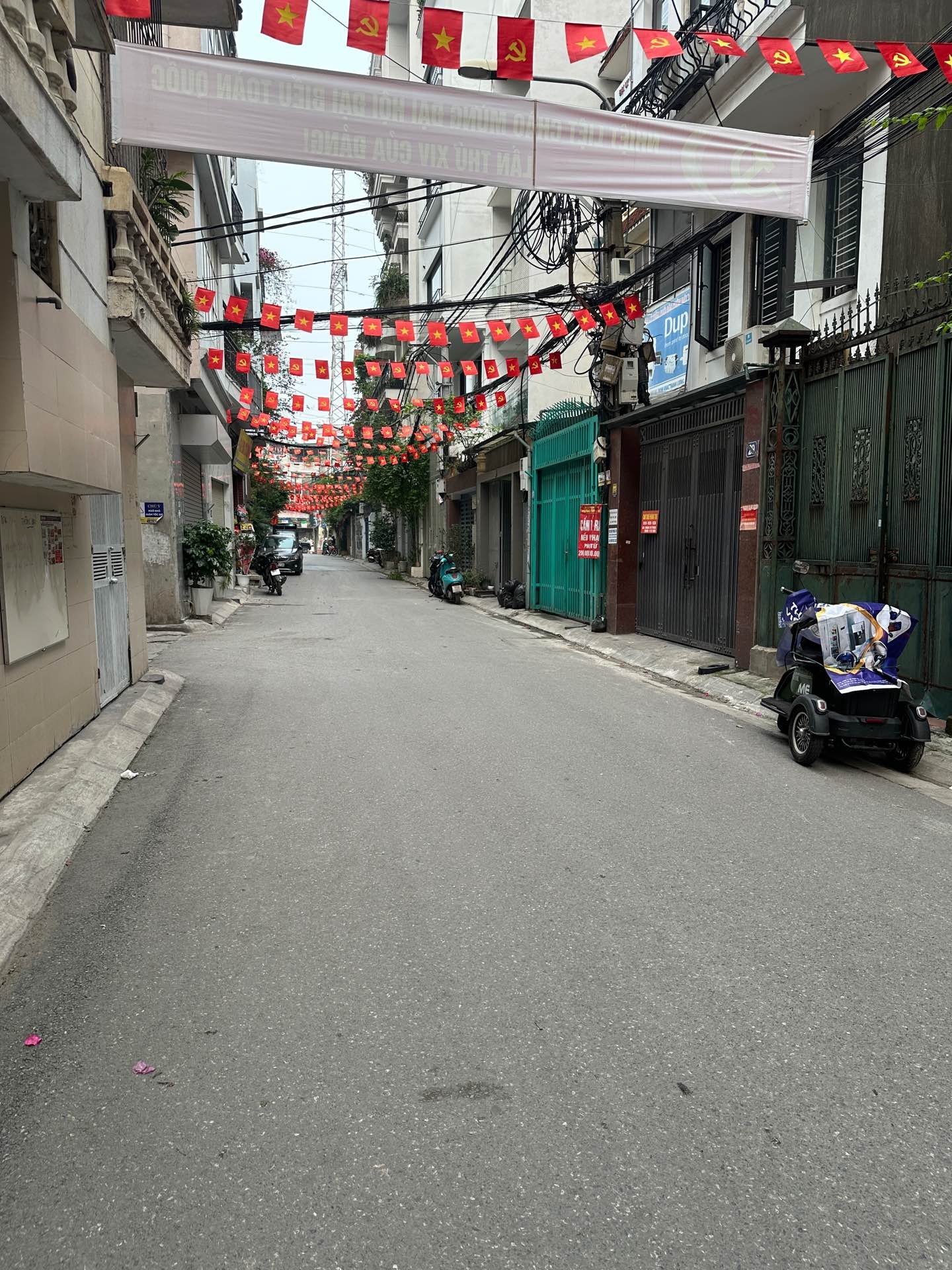 Bán nhà Minh Khai - diện tích 72m2 5 tầng - Ngõ to như phố - giá 28 tỷ