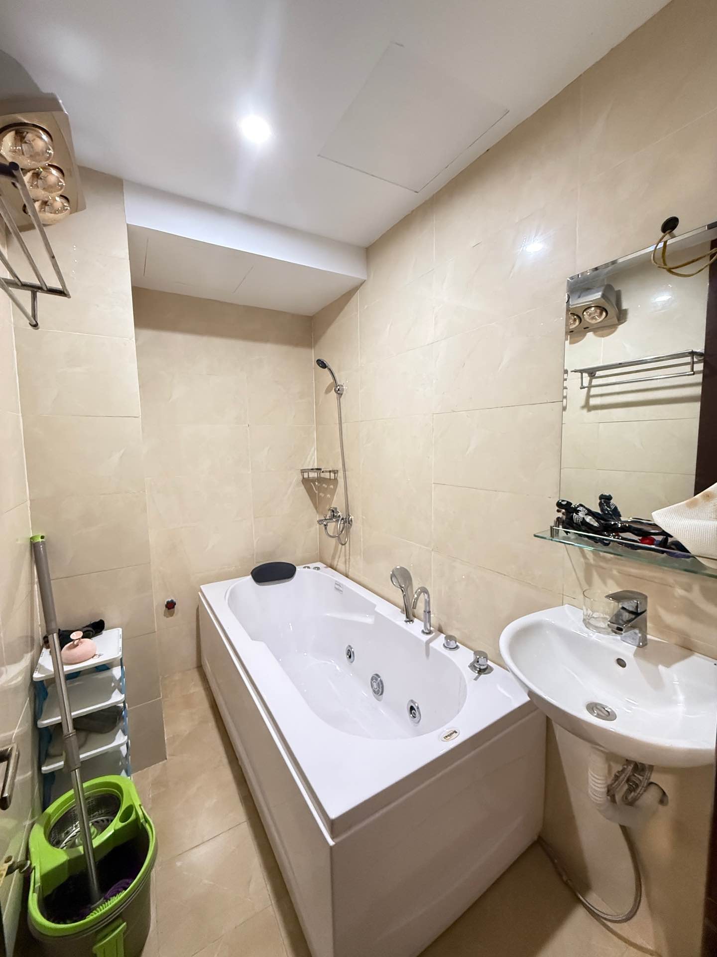 Bán nhà Giáp Bát - diện tích 60m2 4 tầng - Ô tô đỗ cửa - giá 15,5 tỷ