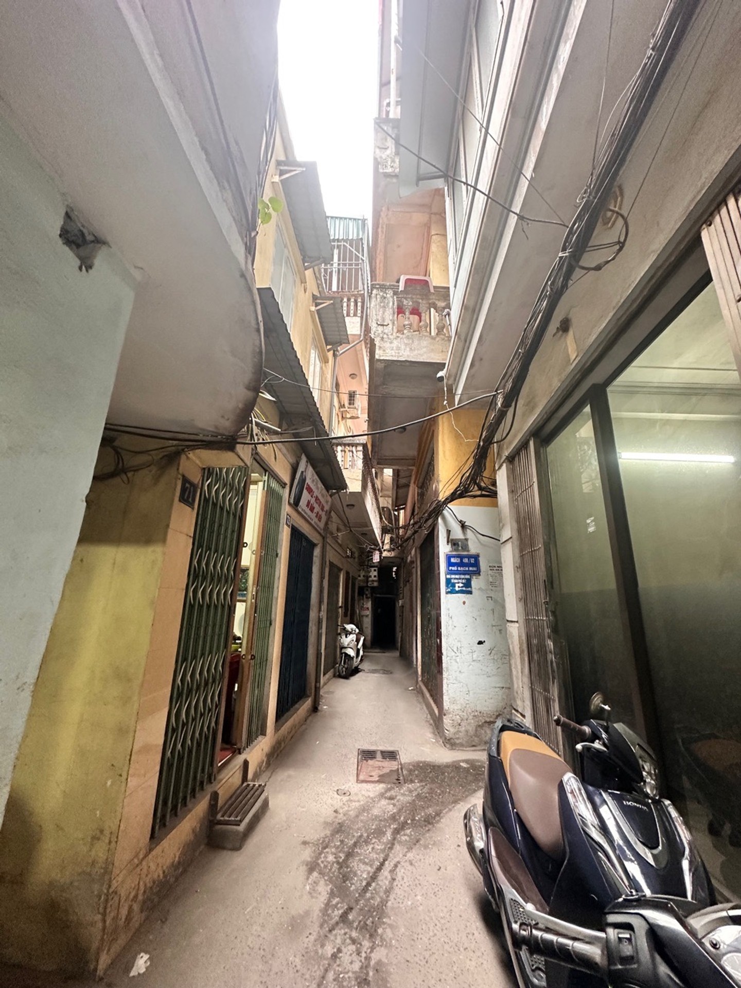 Bán nhà Bạch Mai - diện tích 49m2 2 tầng - Nhà hiện trạng 2 tầng, bên trong sạch sẽ sáng sủa - giá 9,5 tỷ