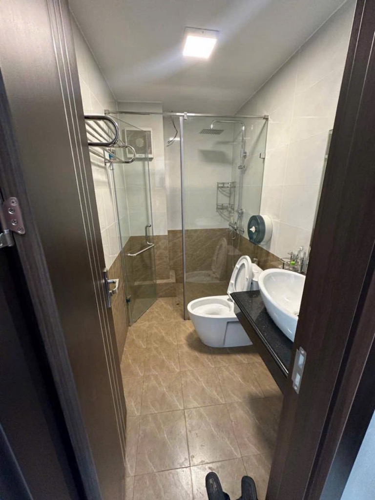 Bán nhà Hoàng Mai - diện tích 43m2 5 tầng - Nhà mặt ngõ thông, ô tô tránh - giá 12,8 tỷ