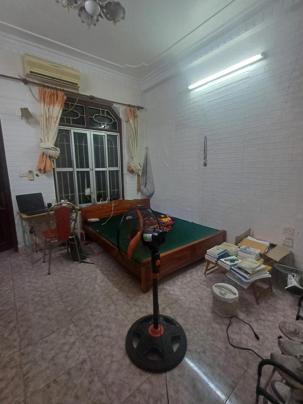 Bán nhà Tân Lạc - diện tích 49m2 4 tầng - Sổ đỏ chính chủ - giá 8,6 tỷ