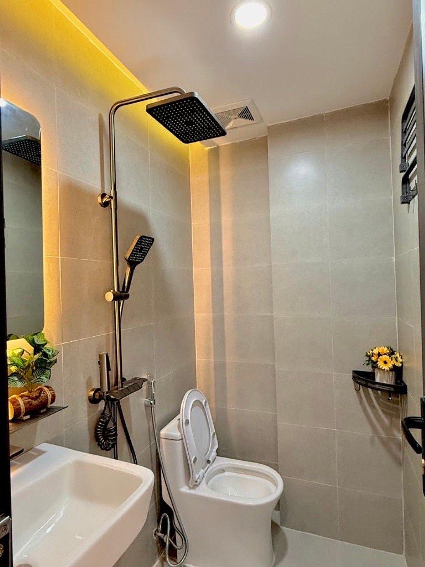 Bán nhà Đại Linh - diện tích 96m2 9 tầng - Lô góc 3 mặt thoáng - giá 45,5 tỷ