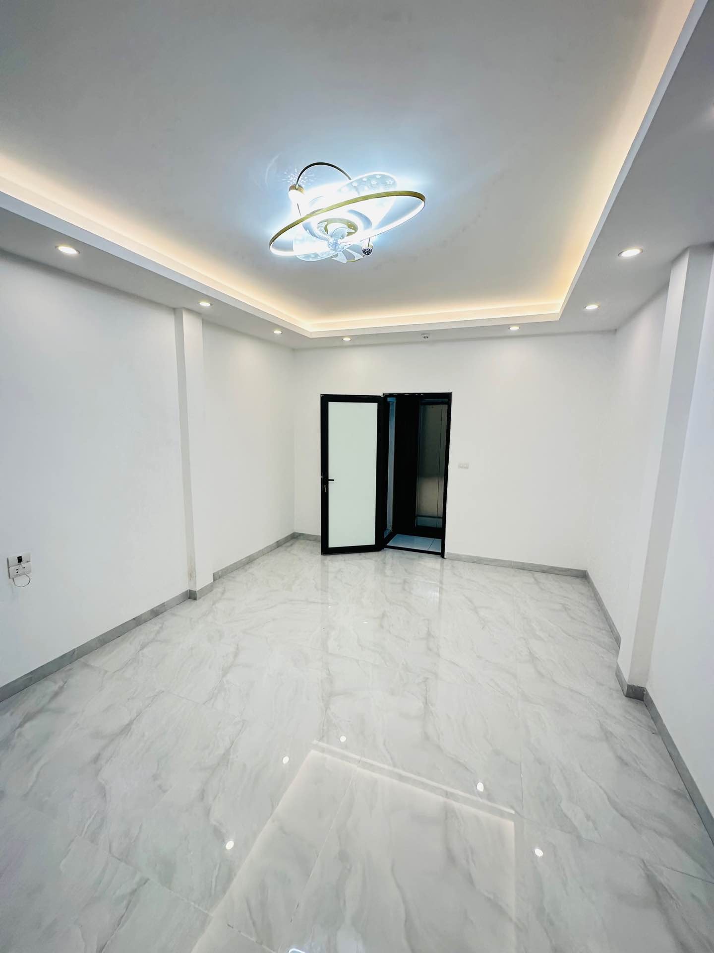 Bán nhà Tam Trinh - diện tích 33m2 6 tầng - Nhà đẹp thang máy - giá 12 tỷ