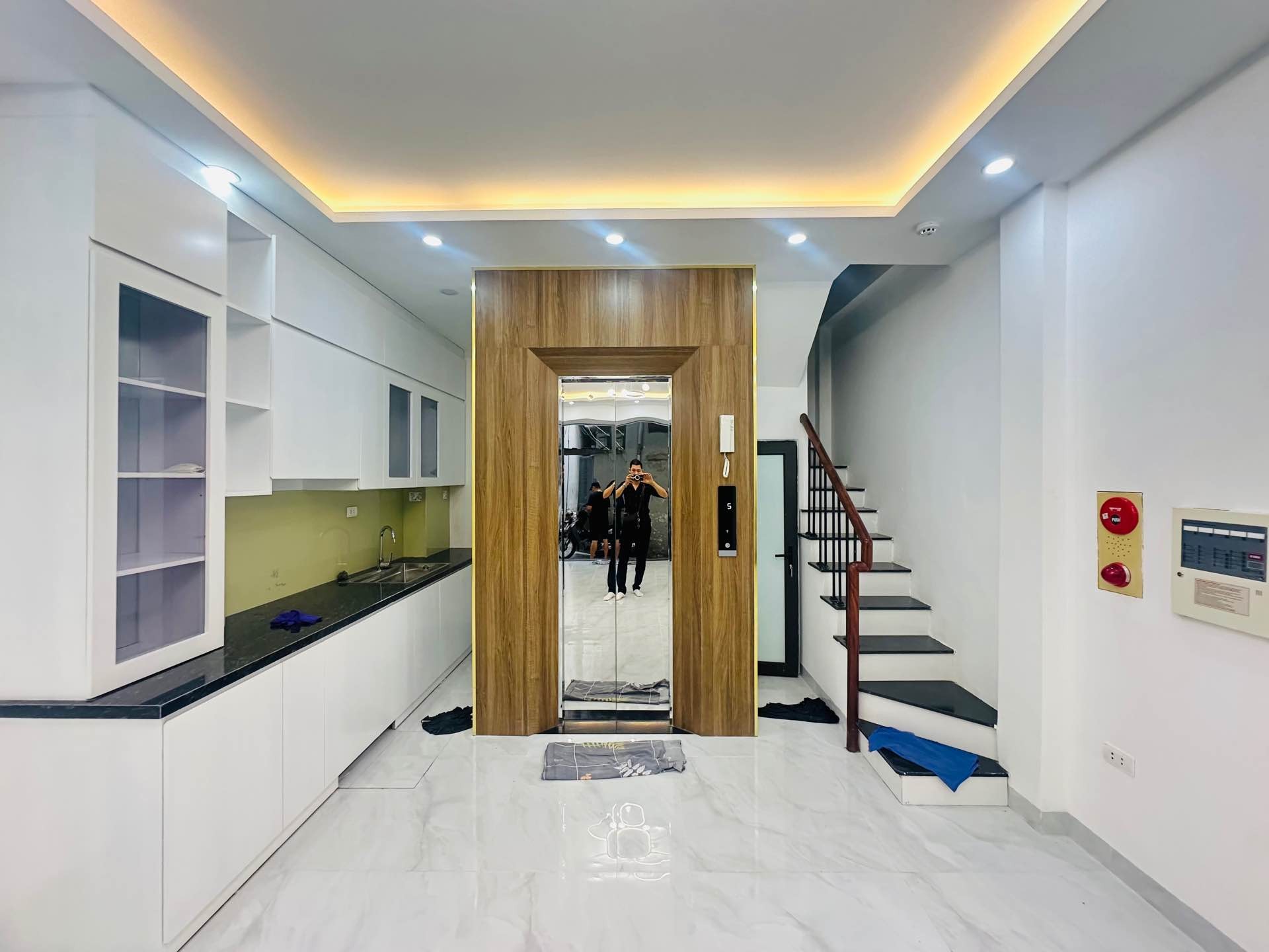 Bán nhà Tam Trinh - diện tích 33m2 6 tầng - Nhà đẹp thang máy - giá 12 tỷ