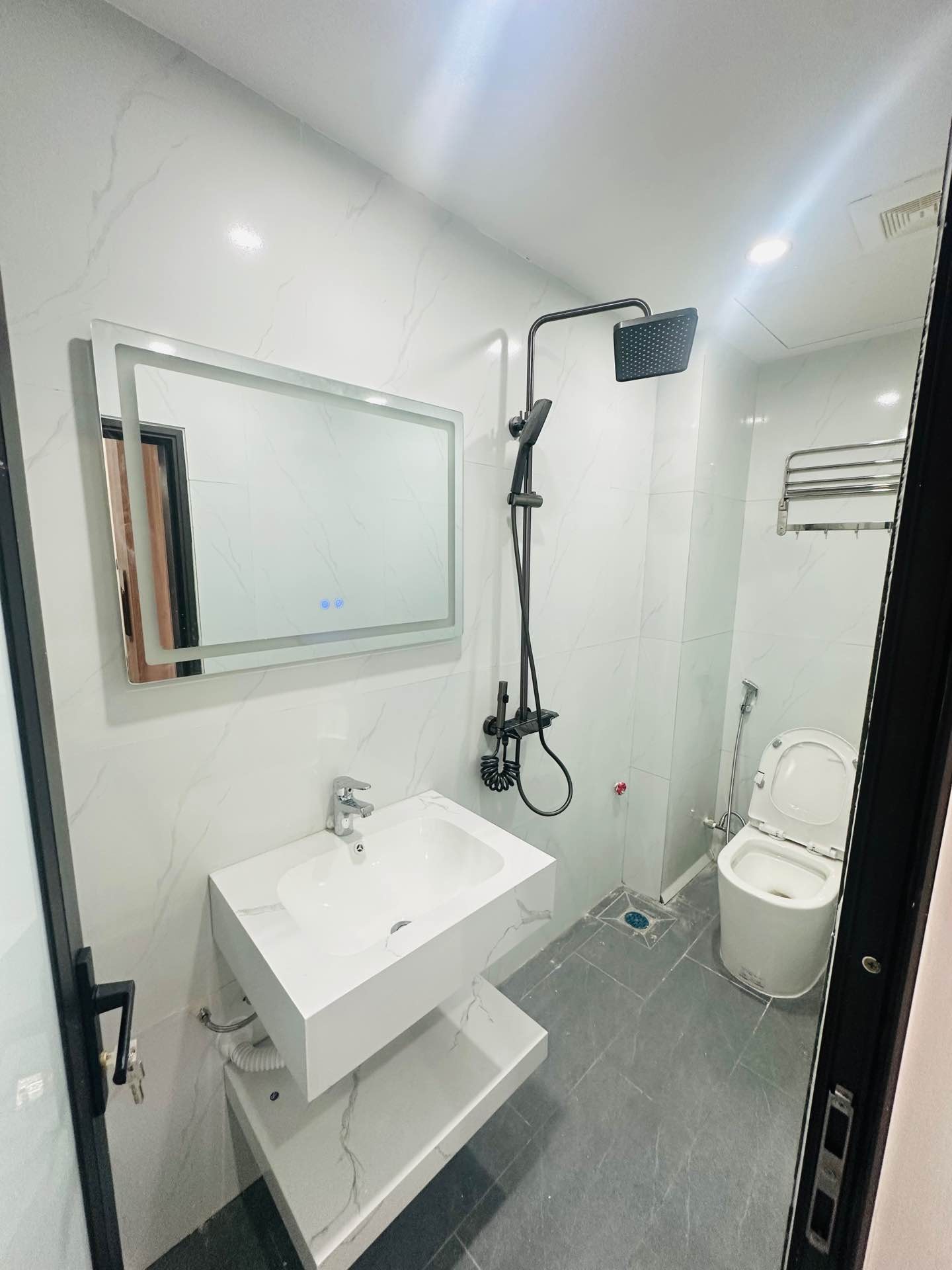 Bán nhà Tam Trinh - diện tích 33m2 6 tầng - Nhà đẹp thang máy - giá 12 tỷ