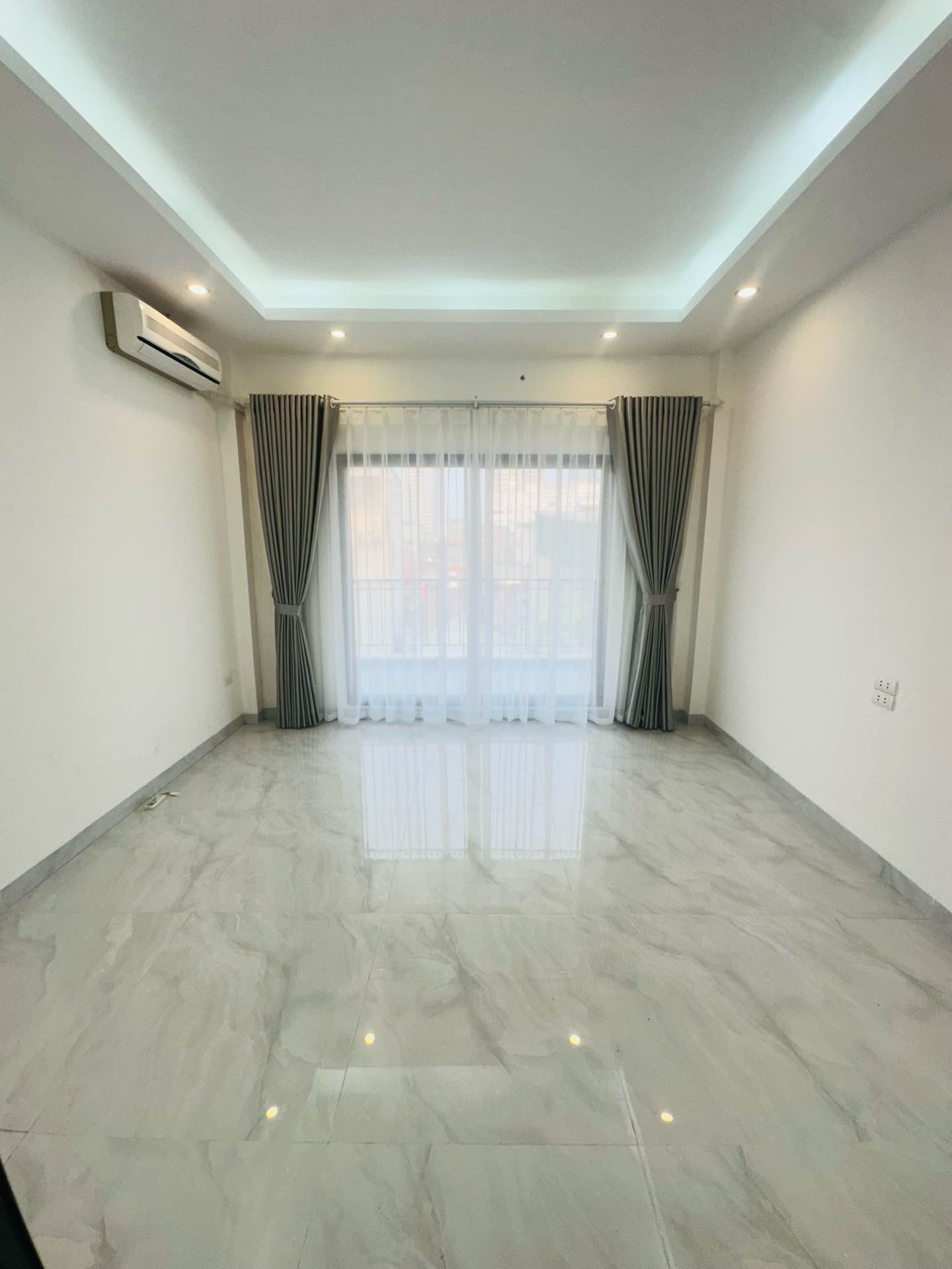 Bán nhà Tam Trinh - diện tích 33m2 6 tầng - Nhà đẹp thang máy - giá 12 tỷ