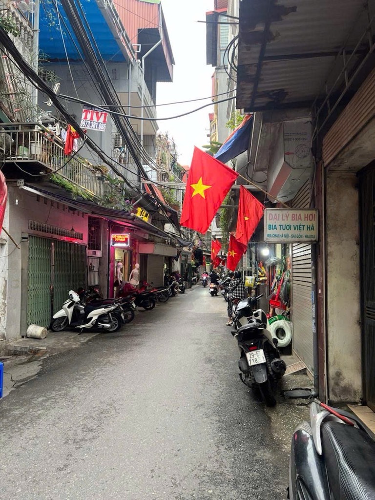 Bán nhà Đê trần khát chân - diện tích 243m2 3 tầng - Mặt phố - giá 52 tỷ