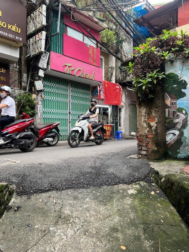 Bán nhà Đê trần khát chân - diện tích 243m2 3 tầng - Mặt phố - giá 52 tỷ