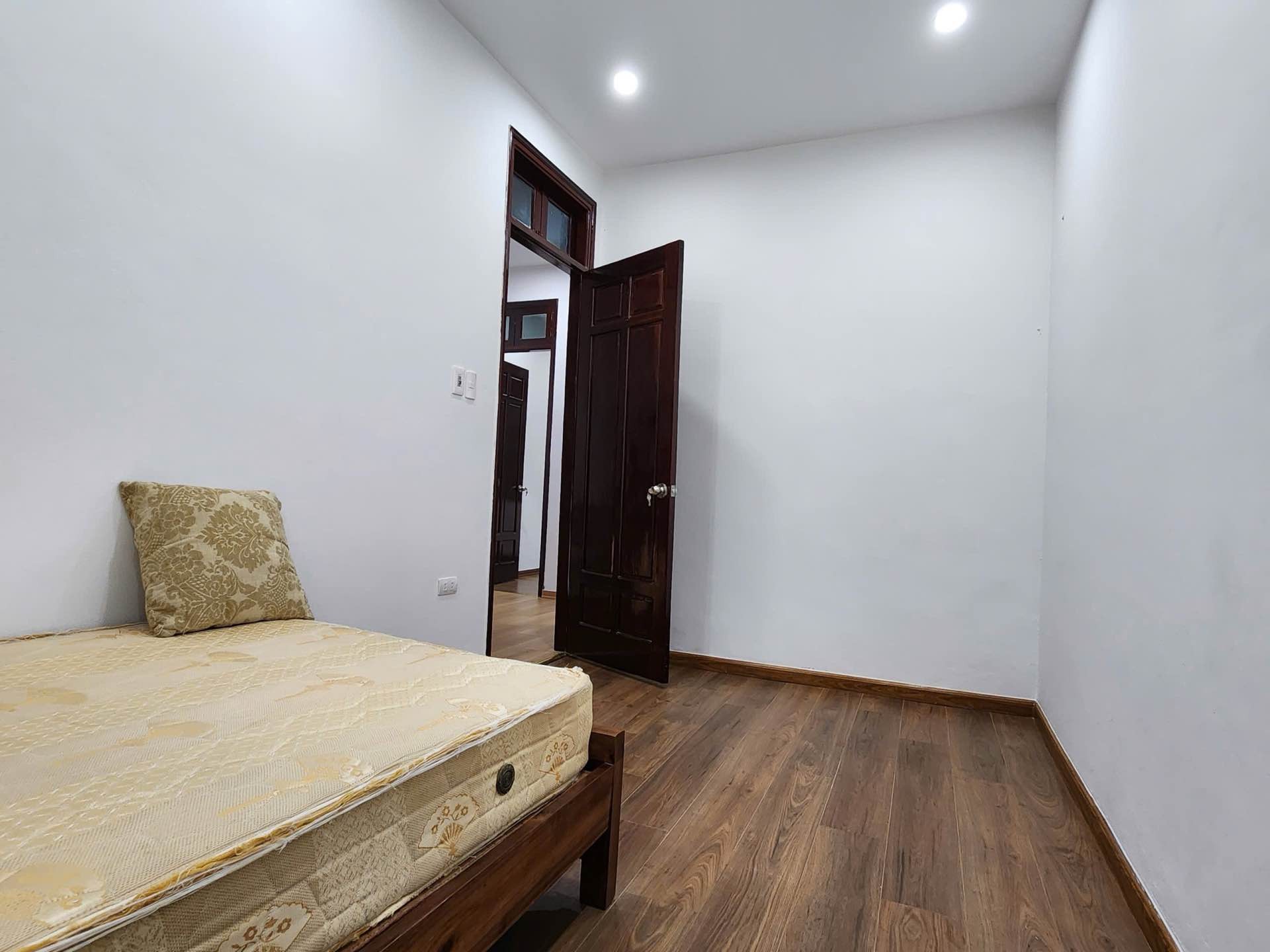 Bán nhà Lương Khánh Thiện - diện tích 54m2 5 tầng - Nhà mới, thoáng trước sau - giá 15,4 tỷ