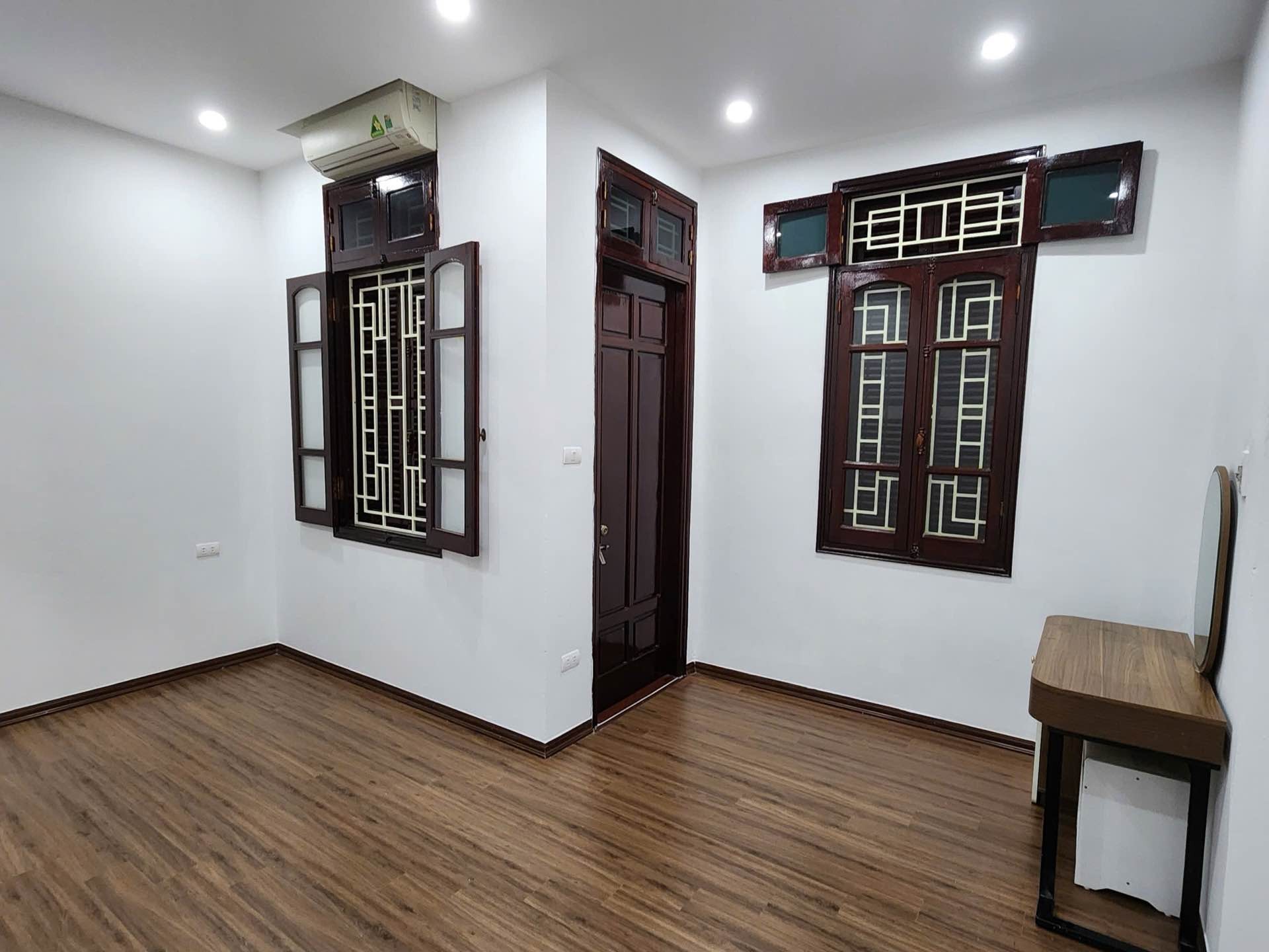 Bán nhà Lương Khánh Thiện - diện tích 54m2 5 tầng - Nhà mới, thoáng trước sau - giá 15,4 tỷ