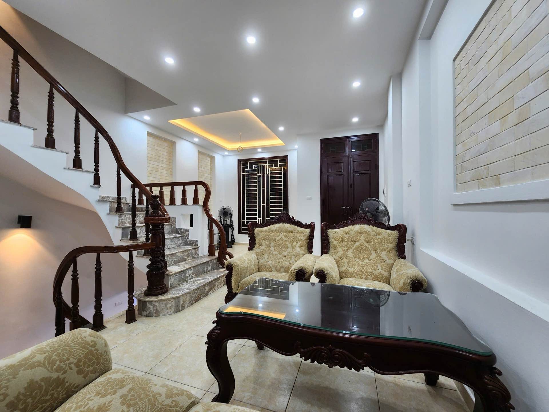 Bán nhà Lương Khánh Thiện - diện tích 54m2 5 tầng - Nhà mới, thoáng trước sau - giá 15,4 tỷ