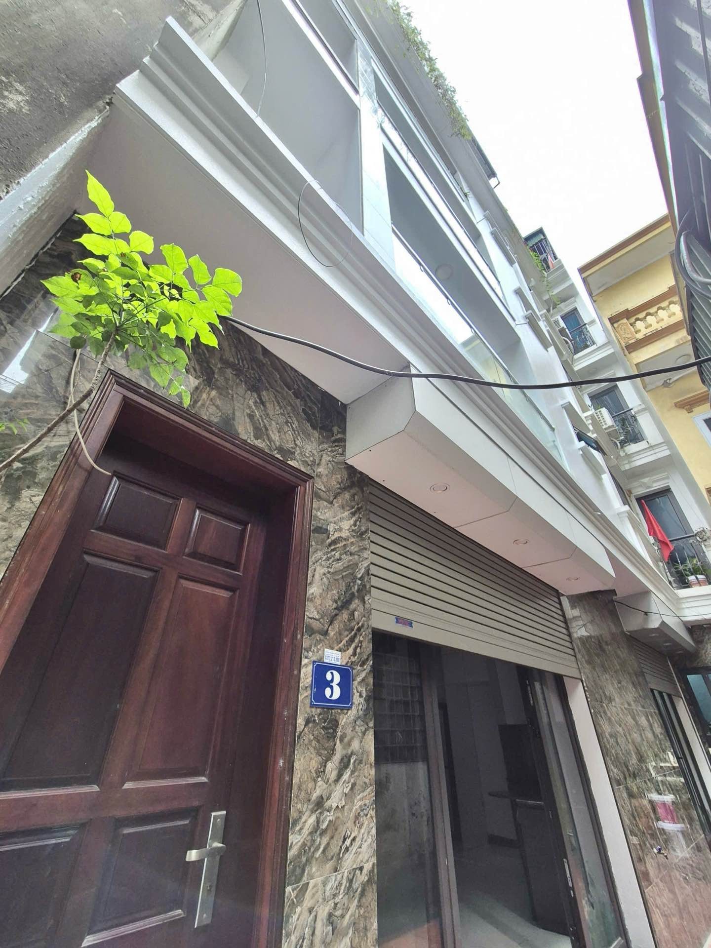 Bán nhà Tam Trinh - diện tích 35m2 6 tầng - Ngõ nông gần phố - giá 8,3 tỷ