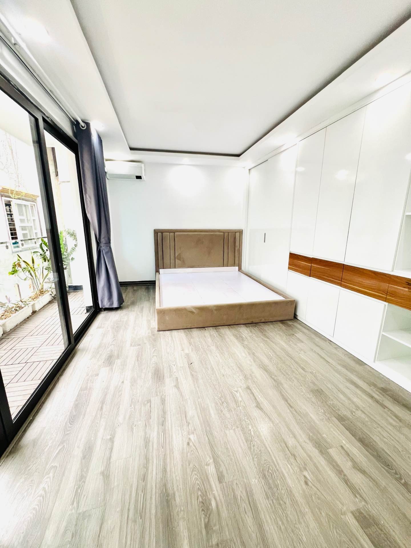 Bán nhà Tam Trinh - diện tích 35m2 6 tầng - Ngõ nông gần phố - giá 8,3 tỷ