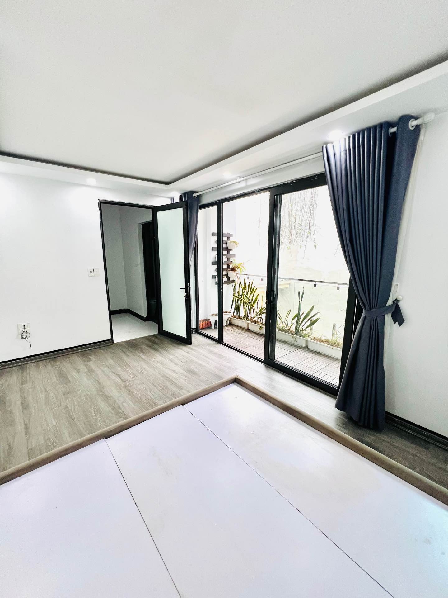 Bán nhà Tam Trinh - diện tích 35m2 6 tầng - Ngõ nông gần phố - giá 8,3 tỷ