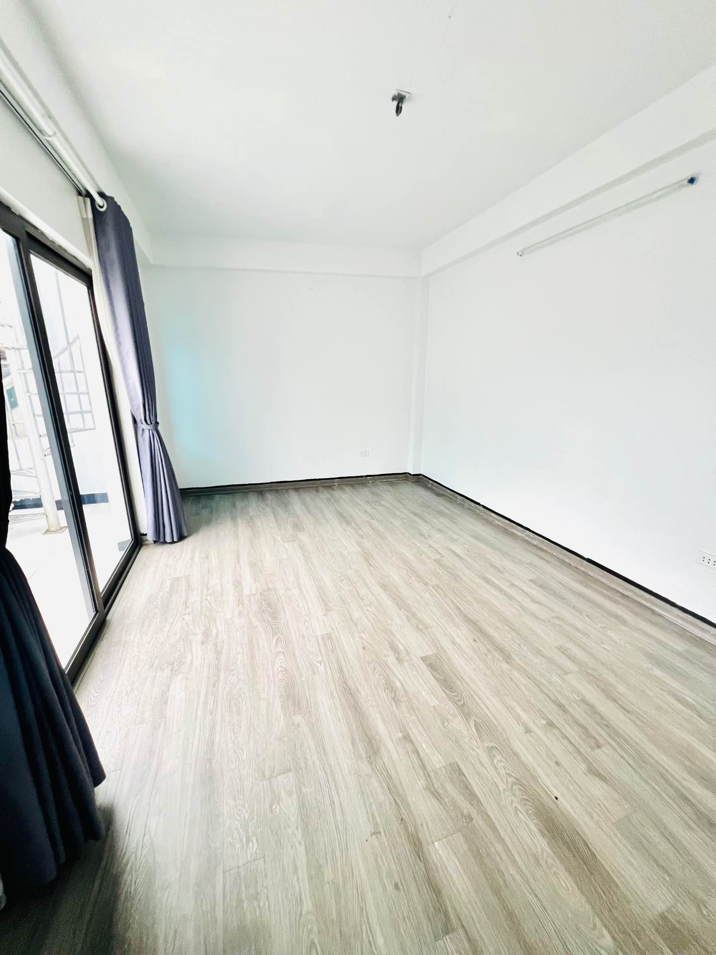 Bán nhà Tam Trinh - diện tích 35m2 6 tầng - Ngõ nông gần phố - giá 8,3 tỷ