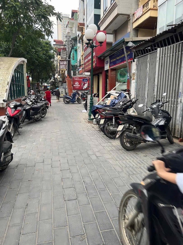 Bán nhà Khuất Duy Tiến - diện tích 135m2 5 tầng - Mặt phố Khuất Duy Tiến - giá 53,5 tỷ