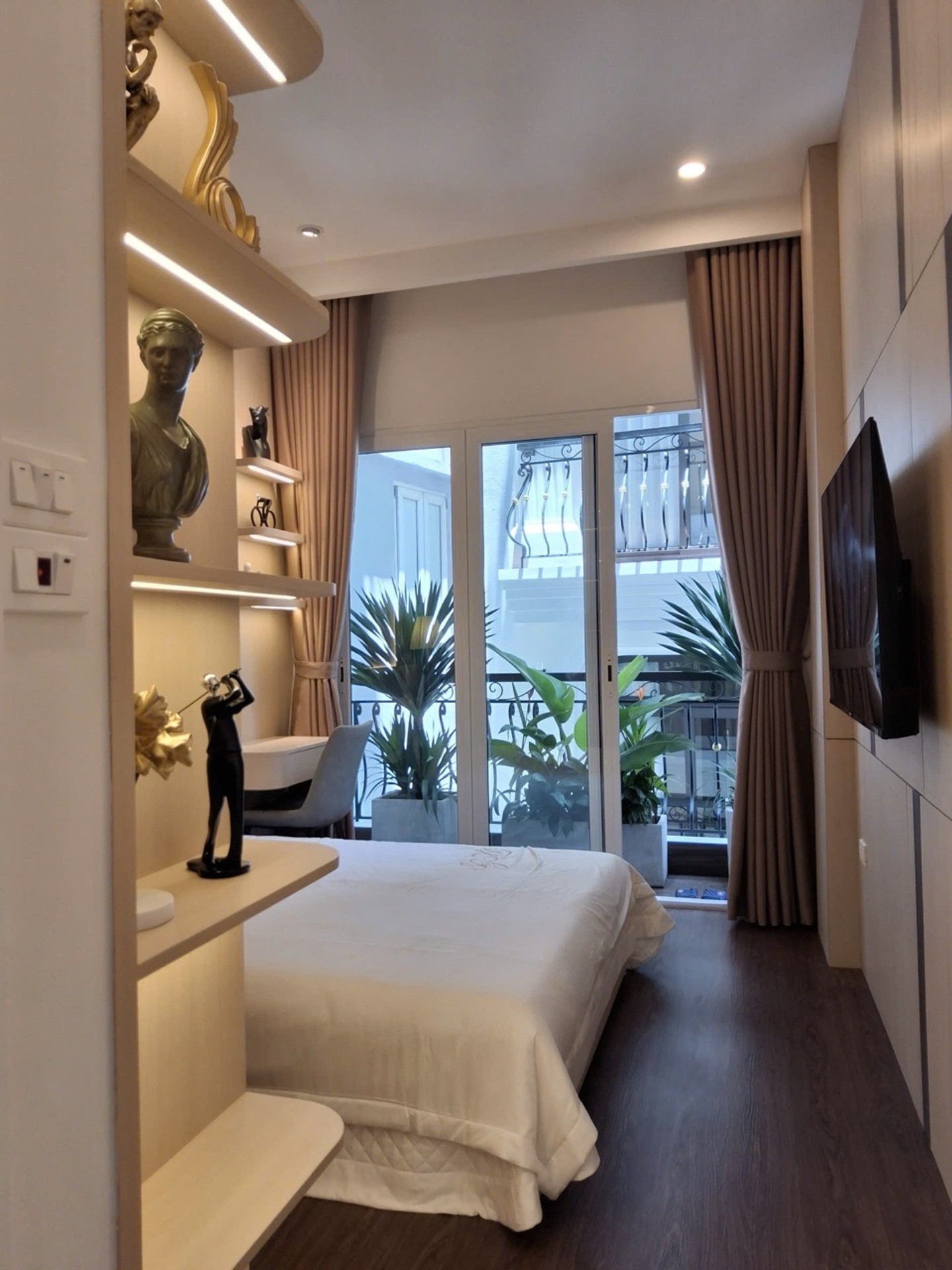 Bán nhà Cảm Hội - diện tích 62m2 5 tầng - Nhà đẹp hiếm có - giá 19,8 tỷ