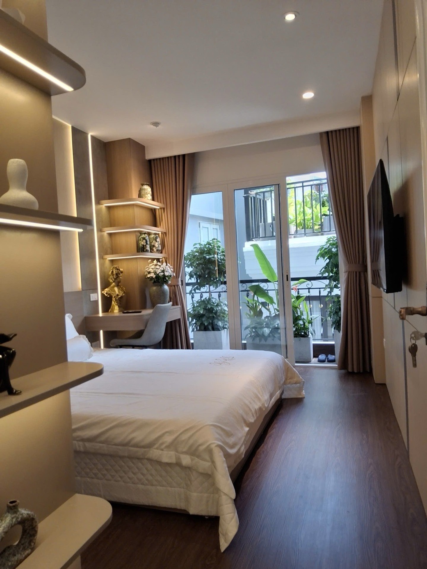 Bán nhà Cảm Hội - diện tích 62m2 5 tầng - Nhà đẹp hiếm có - giá 19,8 tỷ