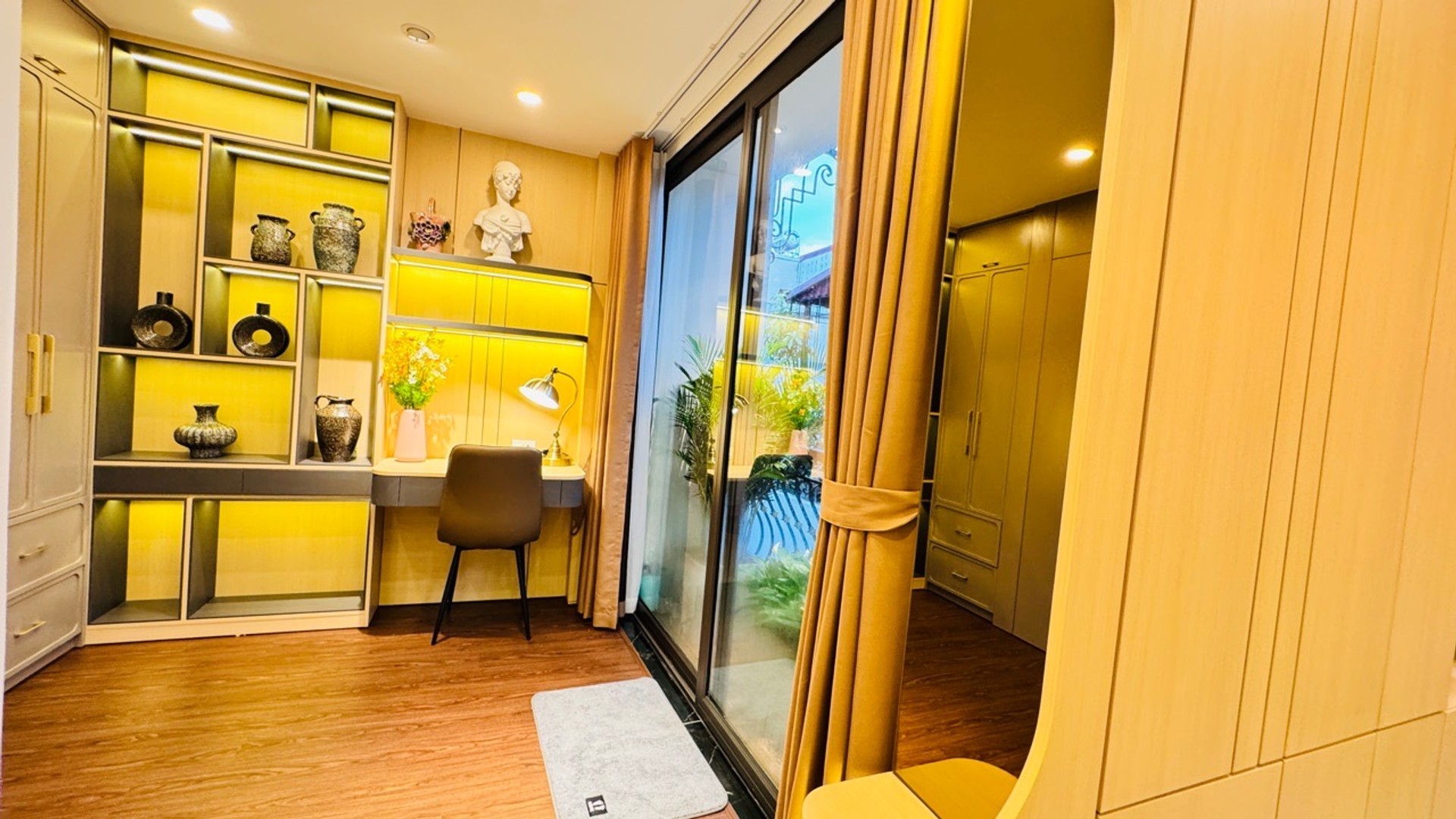 Bán nhà Cảm Hội - diện tích 62m2 5 tầng - Nhà đẹp hiếm có - giá 19,8 tỷ