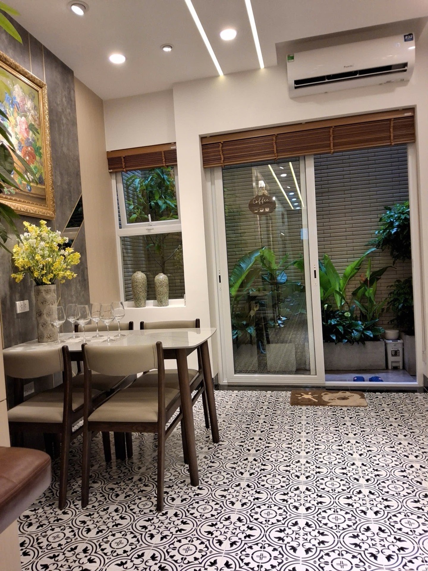 Bán nhà Cảm Hội - diện tích 62m2 5 tầng - Nhà đẹp hiếm có - giá 19,8 tỷ