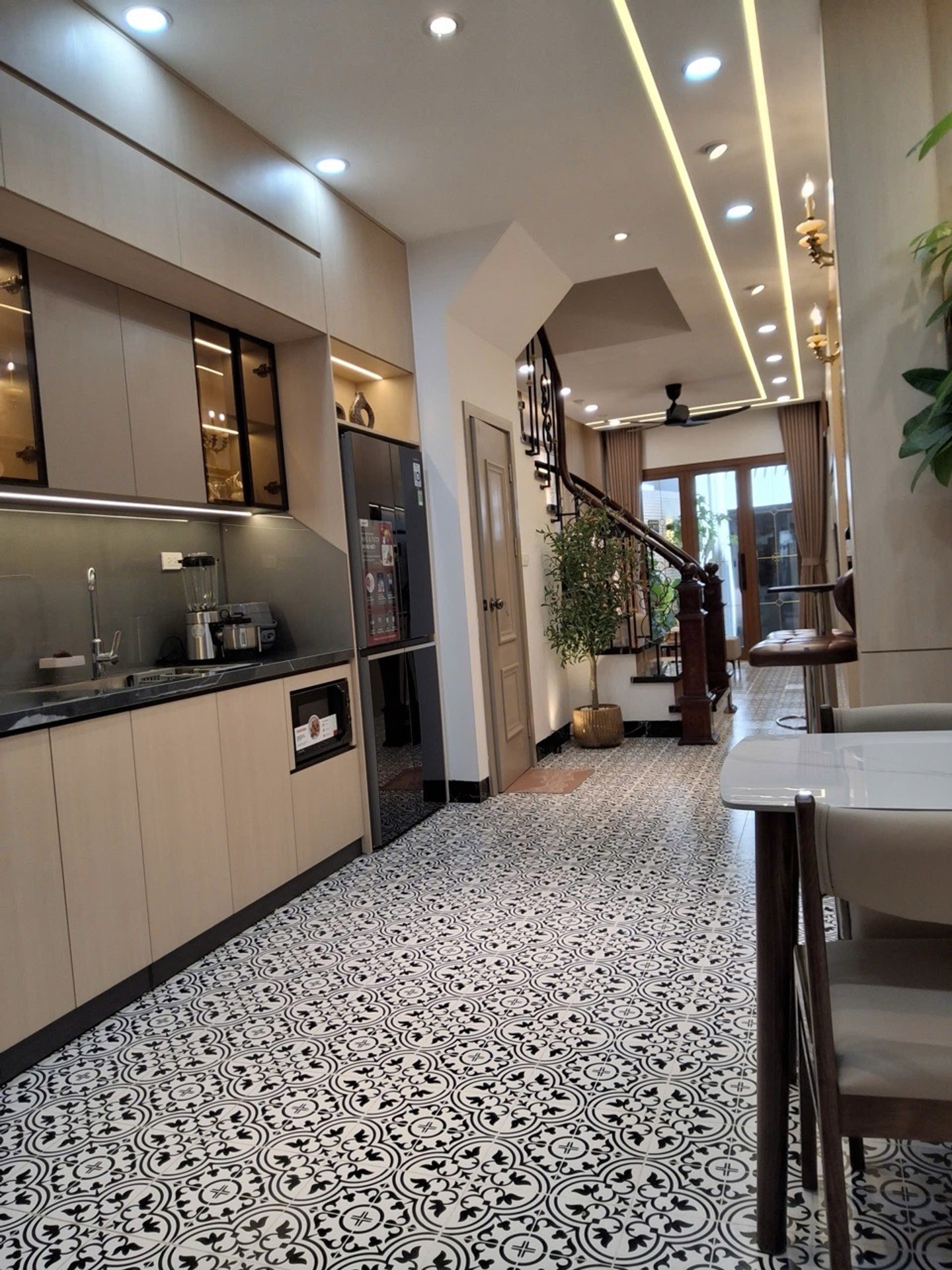 Bán nhà Cảm Hội - diện tích 62m2 5 tầng - Nhà đẹp hiếm có - giá 19,8 tỷ