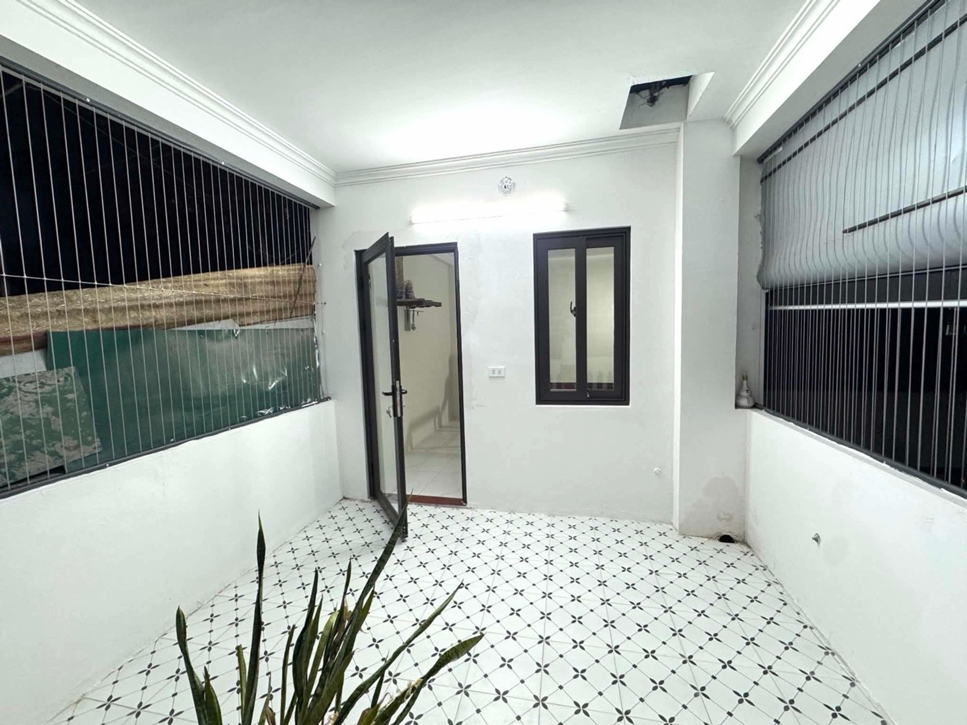 Bán nhà Khuất Duy Tiến - diện tích 19m2 6 tầng - ô tô đỗ cửa - giá 7,8 tỷ