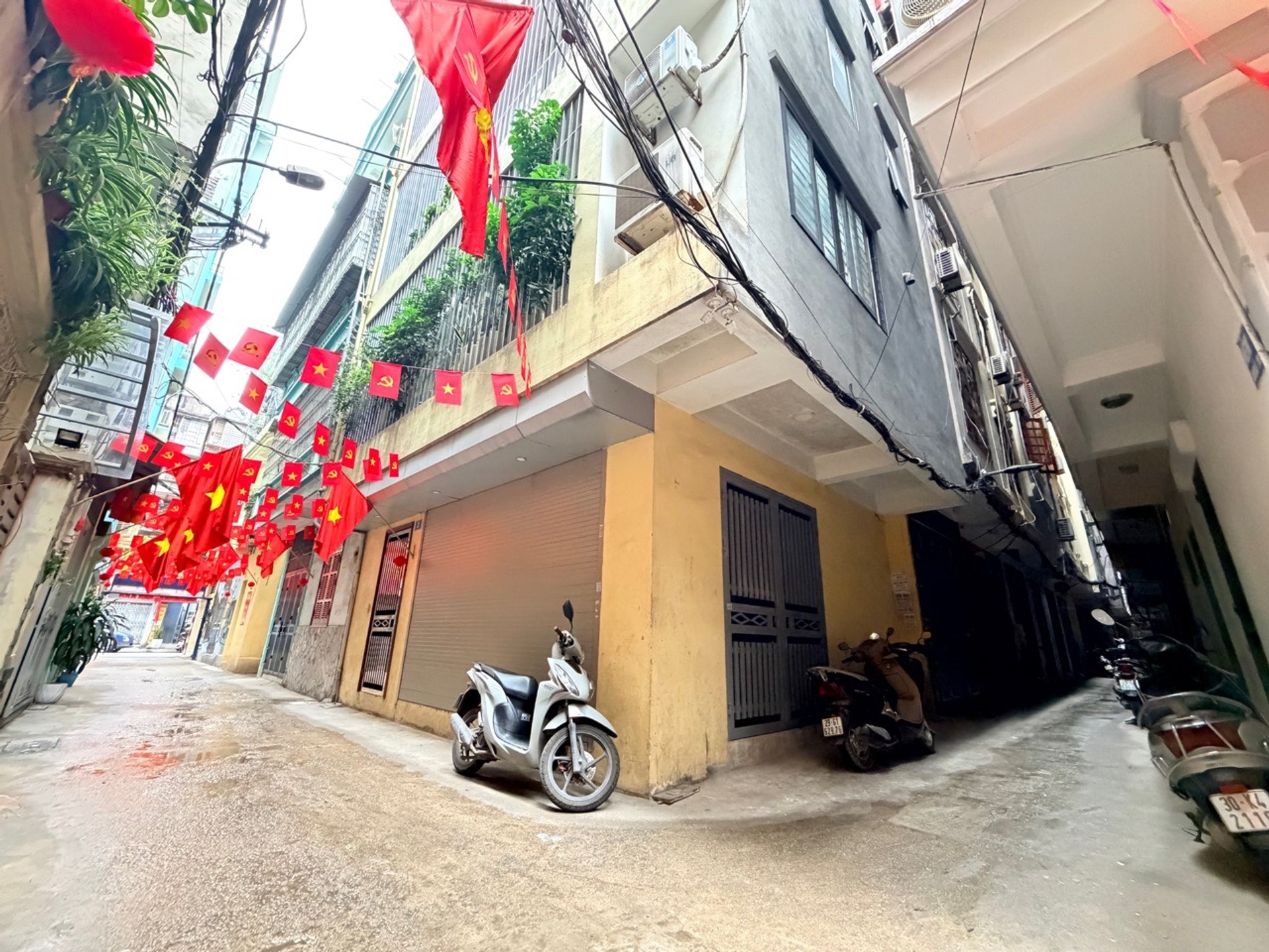 Bán nhà Khuất Duy Tiến - diện tích 19m2 6 tầng - ô tô đỗ cửa - giá 7,8 tỷ
