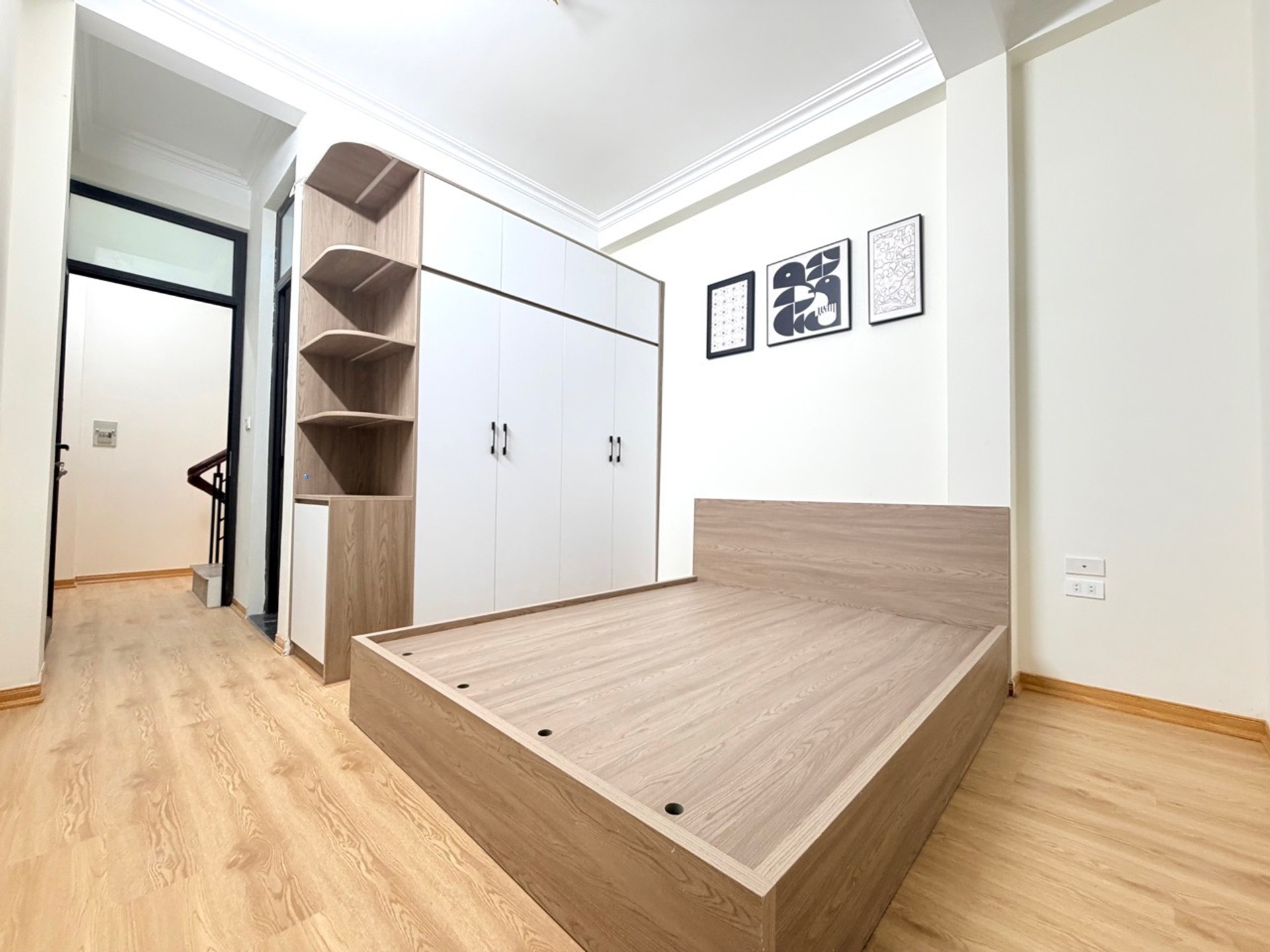 Bán nhà Khuất Duy Tiến - diện tích 19m2 6 tầng - ô tô đỗ cửa - giá 7,8 tỷ