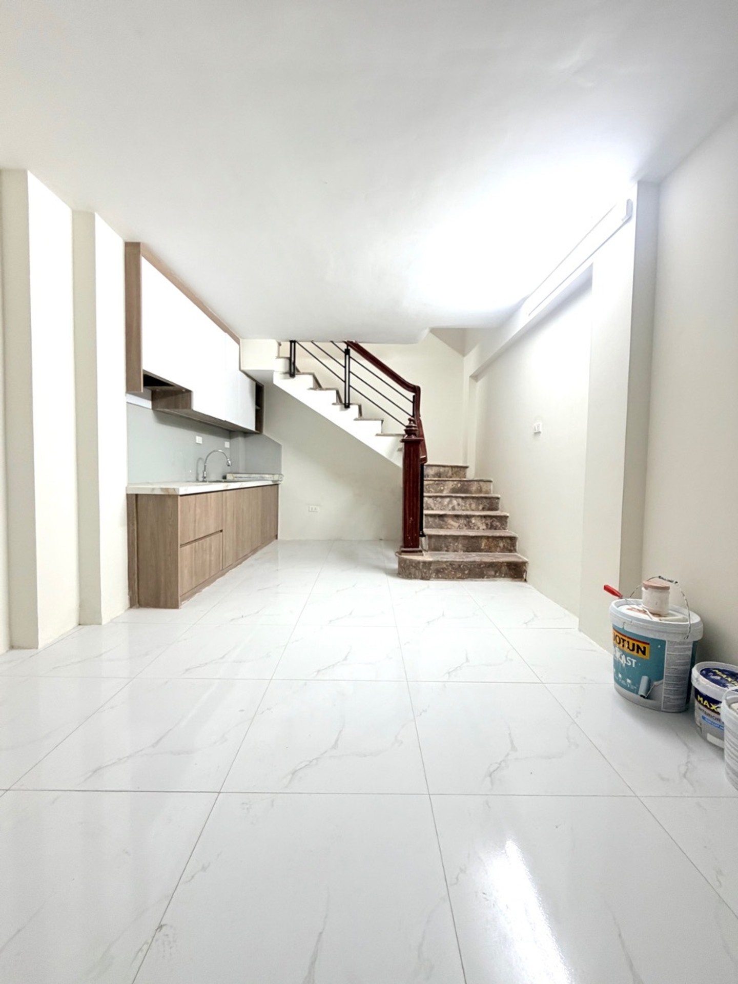 Bán nhà Khuất Duy Tiến - diện tích 19m2 6 tầng - ô tô đỗ cửa - giá 7,8 tỷ