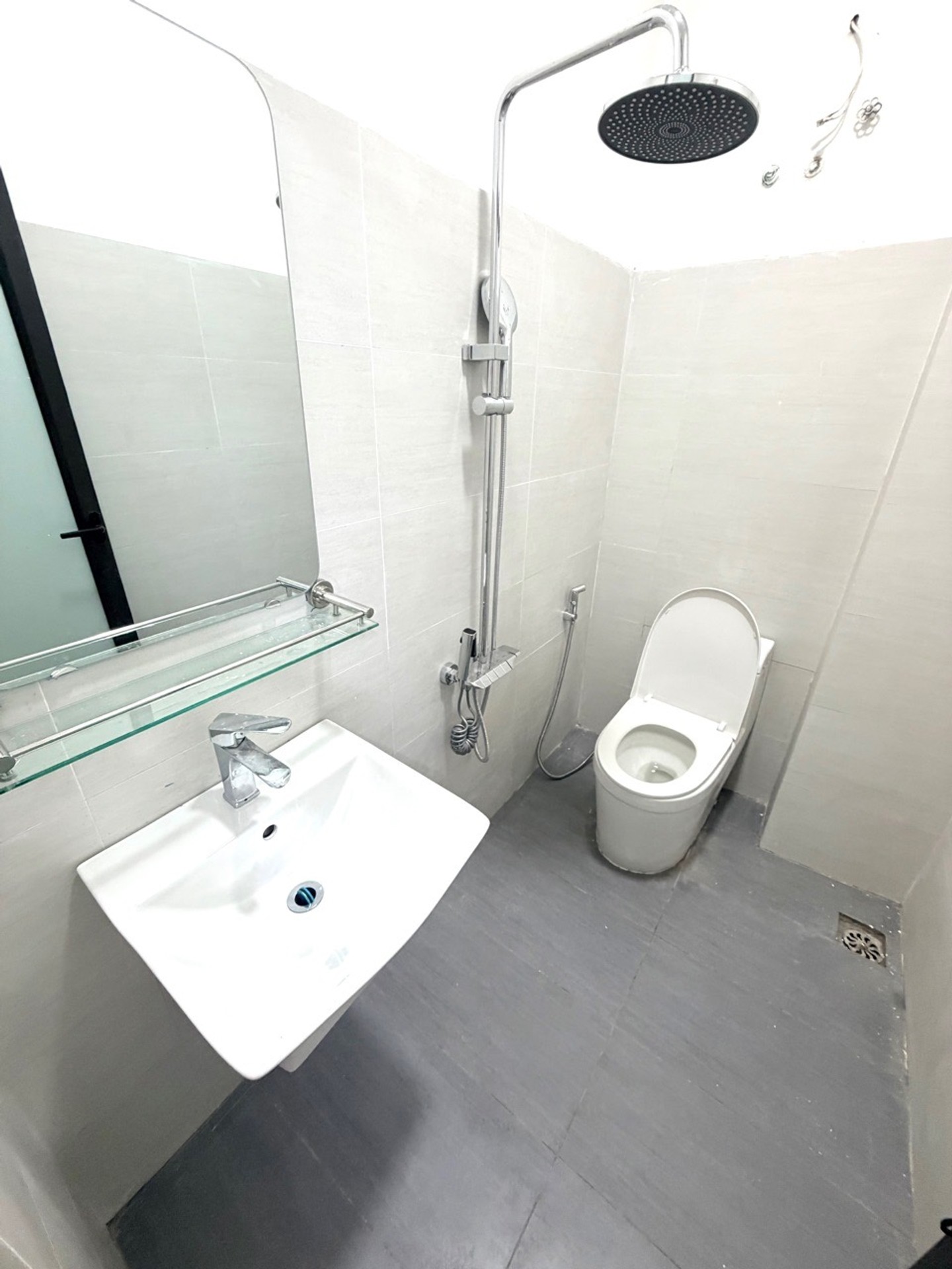 Bán nhà Khuất Duy Tiến - diện tích 19m2 6 tầng - ô tô đỗ cửa - giá 7,8 tỷ
