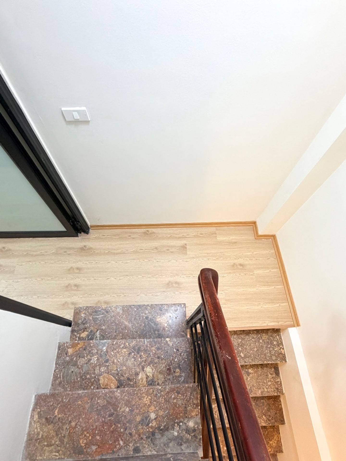 Bán nhà Khuất Duy Tiến - diện tích 19m2 6 tầng - ô tô đỗ cửa - giá 7,8 tỷ