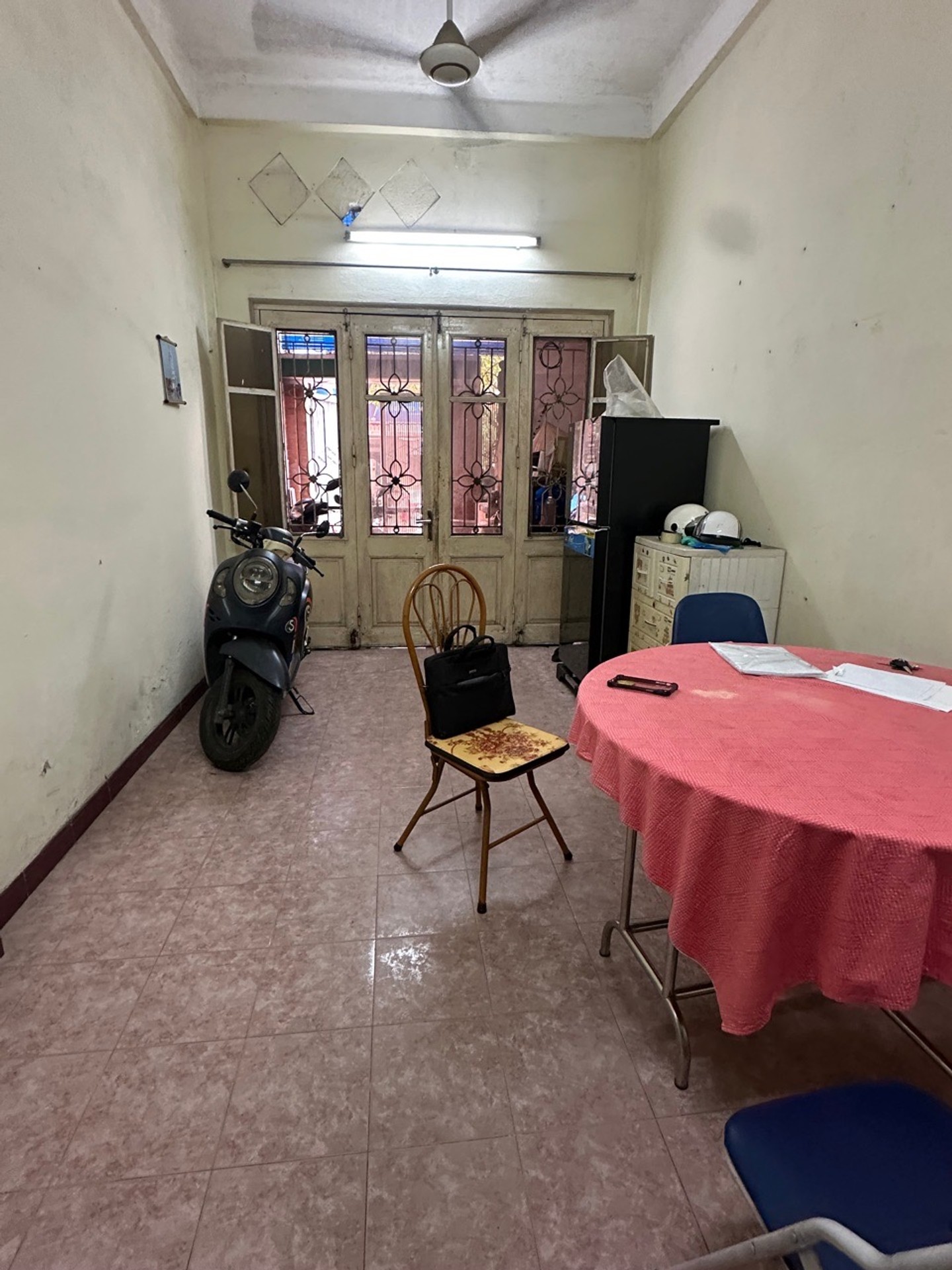 Bán nhà Thọ Lão - diện tích 43m2 5 tầng - Nhà đẹp ở luôn - giá 19,6 tỷ