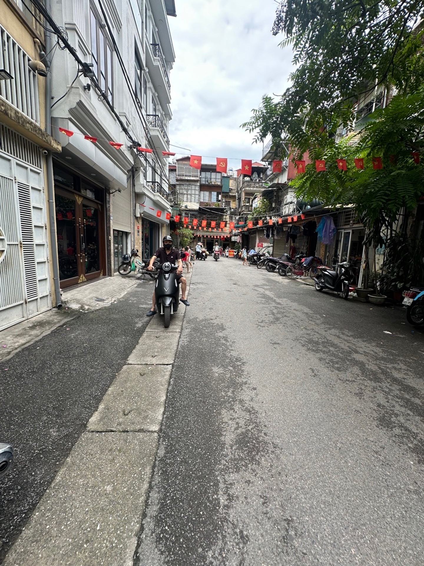 Bán nhà Thọ Lão - diện tích 43m2 5 tầng - Nhà đẹp ở luôn - giá 19,6 tỷ
