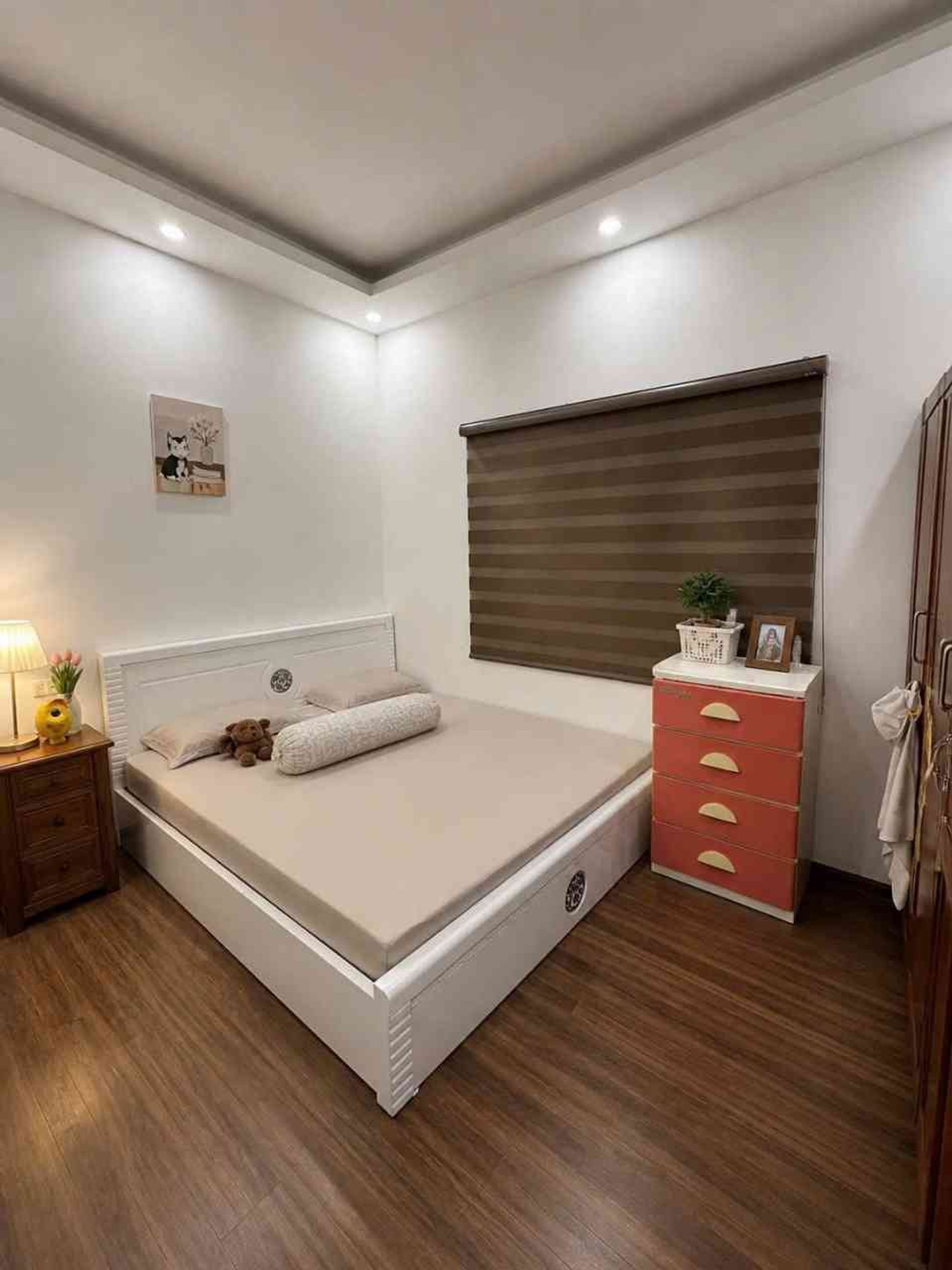 Bán nhà Phố 8/3 - diện tích 42m2 4 tầng - Lô góc mặt ngõ thông - giá 6,3 tỷ
