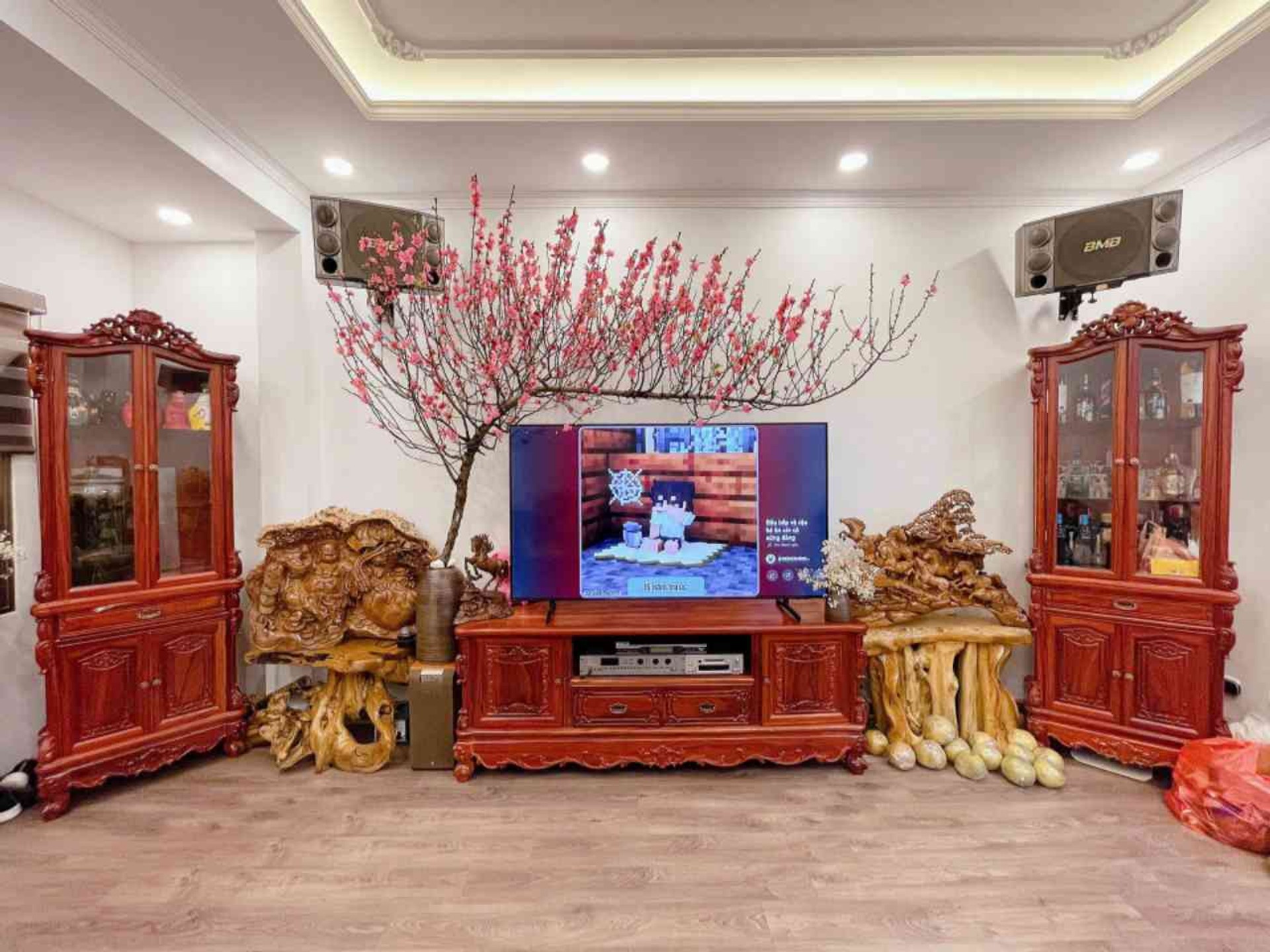 Bán nhà Phố 8/3 - diện tích 42m2 4 tầng - Lô góc mặt ngõ thông - giá 6,3 tỷ