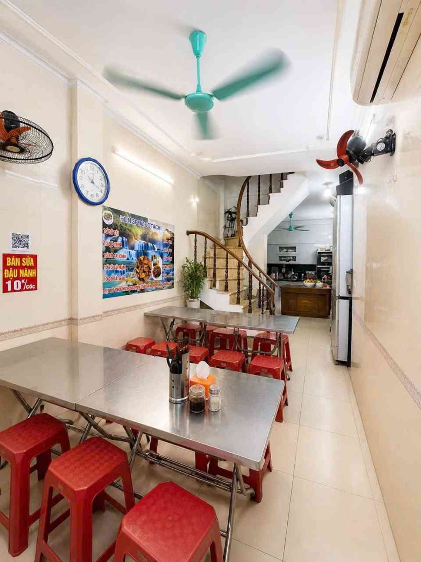 Bán nhà Phố 8/3 - diện tích 42m2 4 tầng - Lô góc mặt ngõ thông - giá 6,3 tỷ