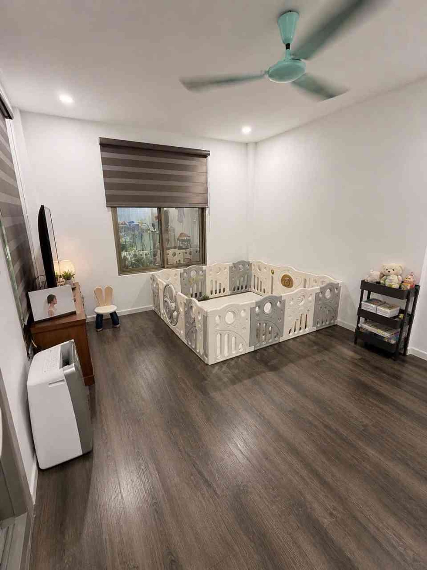 Bán nhà Phố 8/3 - diện tích 42m2 4 tầng - Lô góc mặt ngõ thông - giá 6,3 tỷ