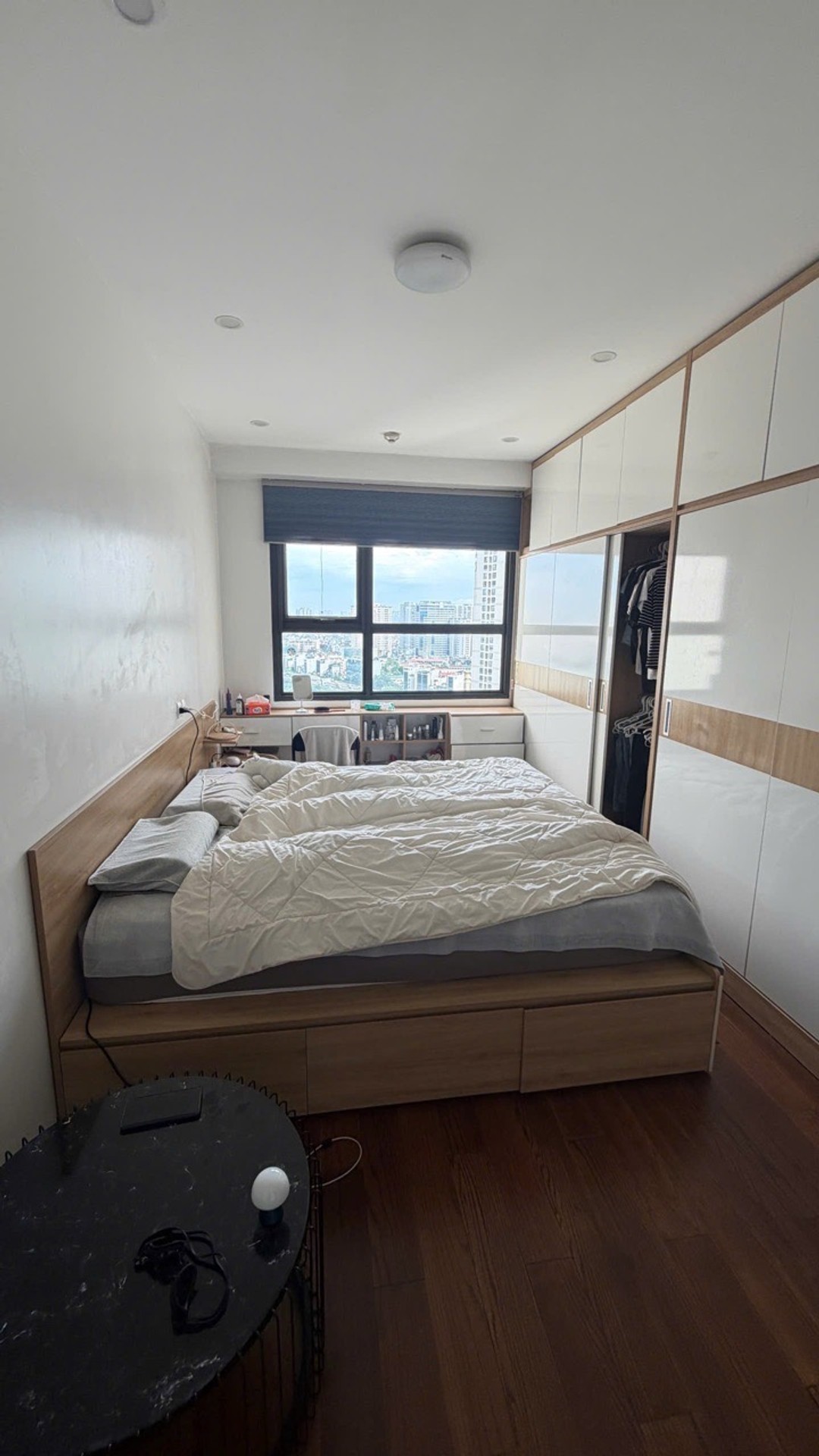 Bán nhà Trần Duy Hưng - diện tích 73m2 1 tầng - Căn hộ 2PN view hồ - giá 10,2 tỷ