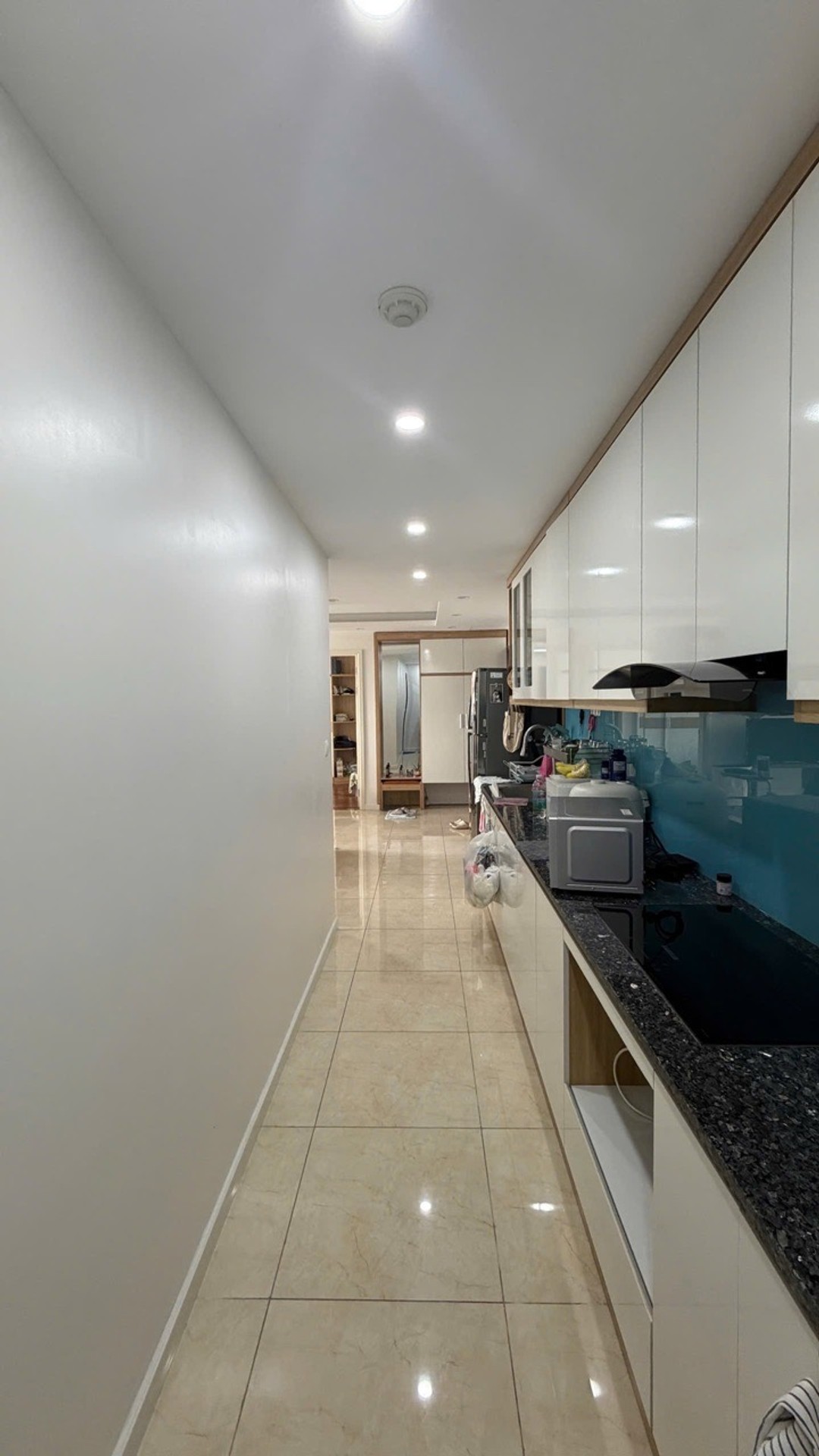 Bán nhà Trần Duy Hưng - diện tích 73m2 1 tầng - Căn hộ 2PN view hồ - giá 10,2 tỷ