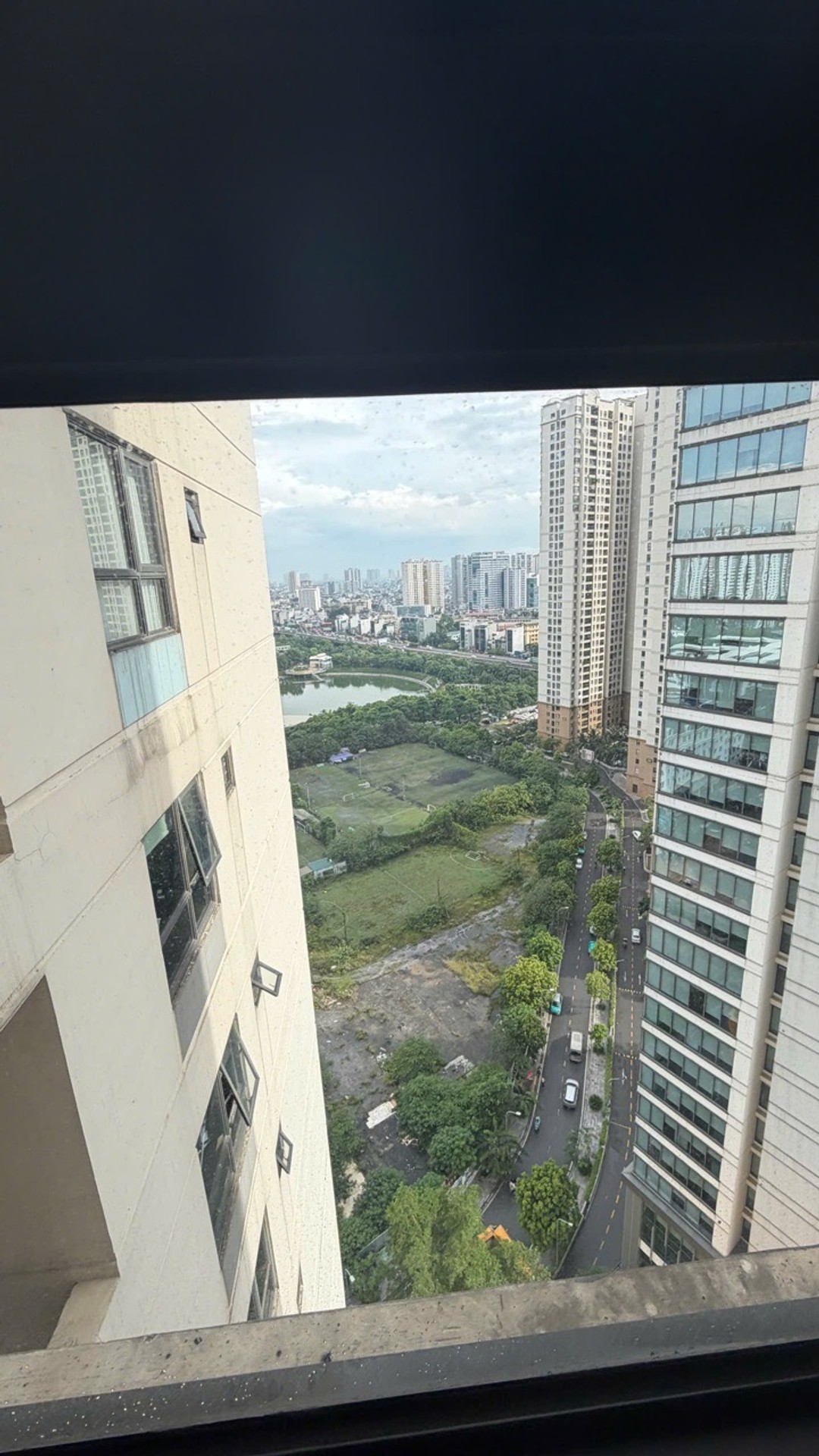 Bán nhà Trần Duy Hưng - diện tích 73m2 1 tầng - Căn hộ 2PN view hồ - giá 10,2 tỷ