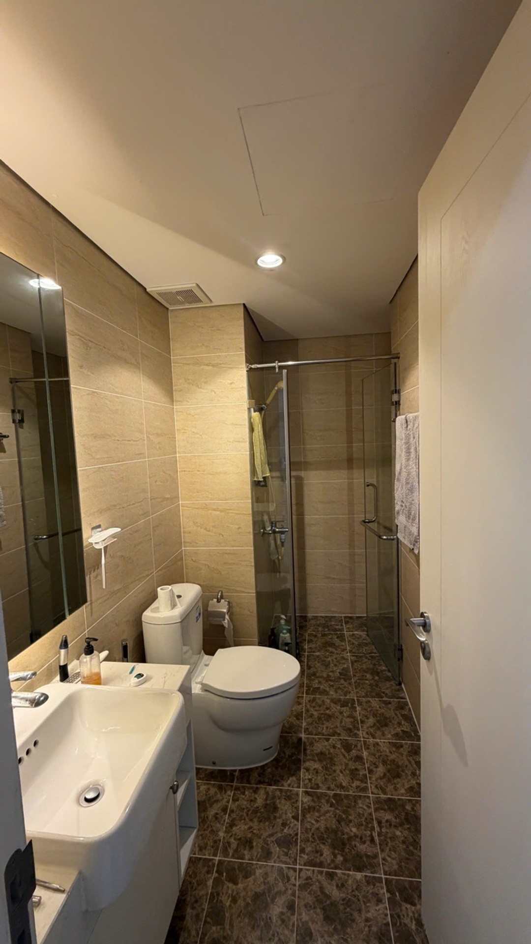 Bán nhà Trần Duy Hưng - diện tích 73m2 1 tầng - Căn hộ 2PN view hồ - giá 10,2 tỷ