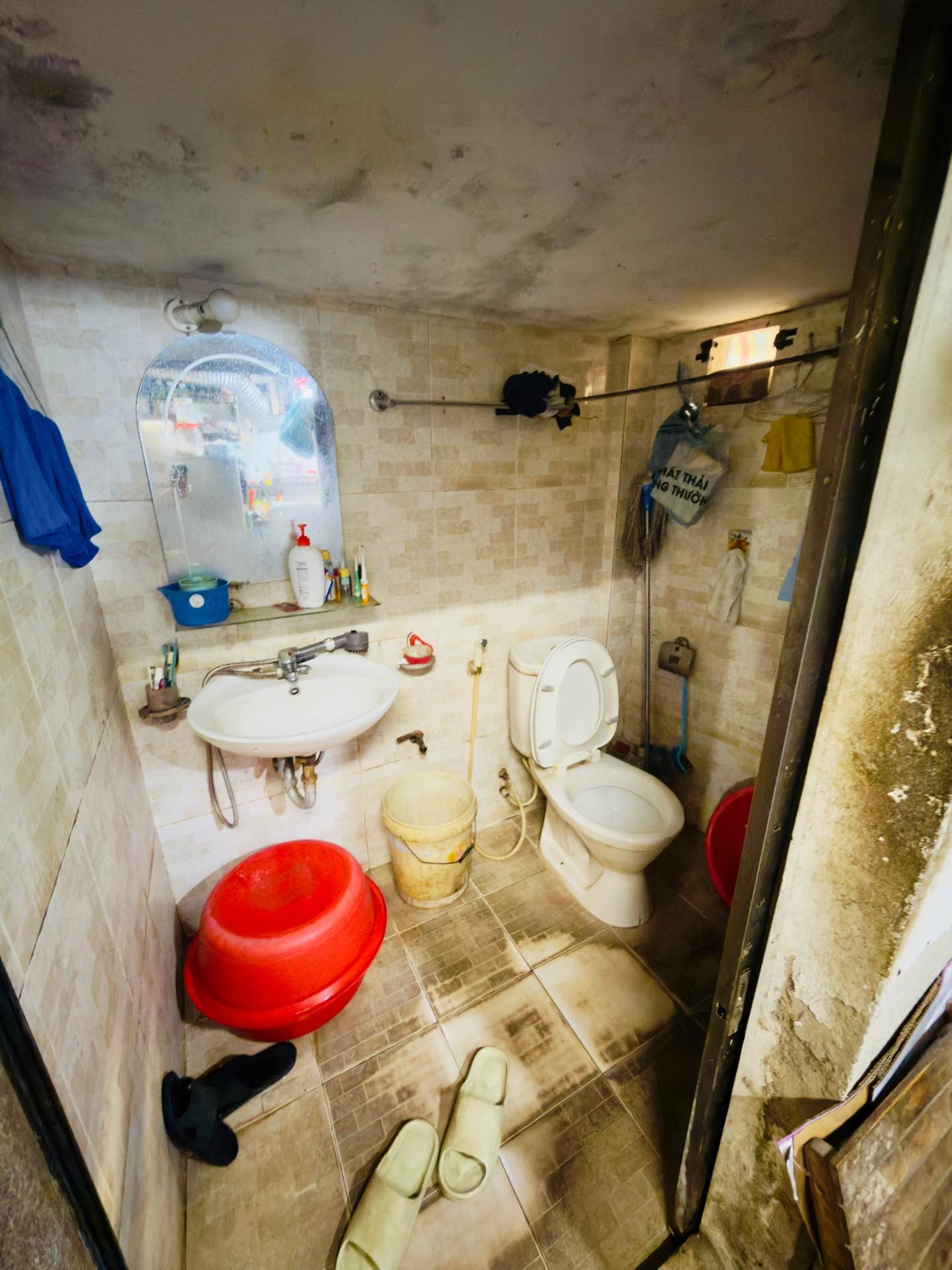 Bán nhà Dương Văn Bé - diện tích 28m2 2 tầng - Mặt phố vỉa hè 5m - giá 11,9 tỷ
